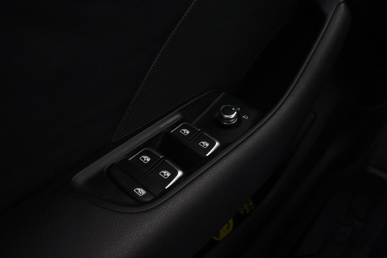 Audi A3 2018 A3 Sportback Business - Suomi-Auto / Siisti! / Vakkari / Nahka-Alcantara - HULLU BLACKWEEK KORKOTARJOUS 2,49%