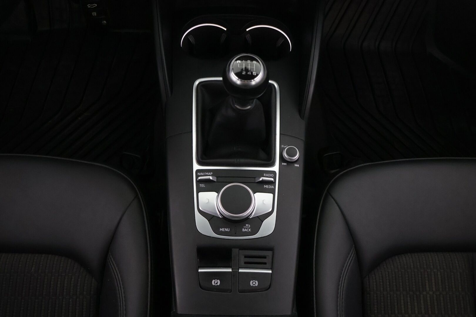 Audi A3 2018 1.6 TDI Sportback Business ** Suomi-Auto / Siisti! / Vakkari / Nahka-Alcantara - Taloudellinen / Facelift / Huippu renkaat - HULLUT AVAJAISHULINAT KORKOTARJOUS 3,29 %