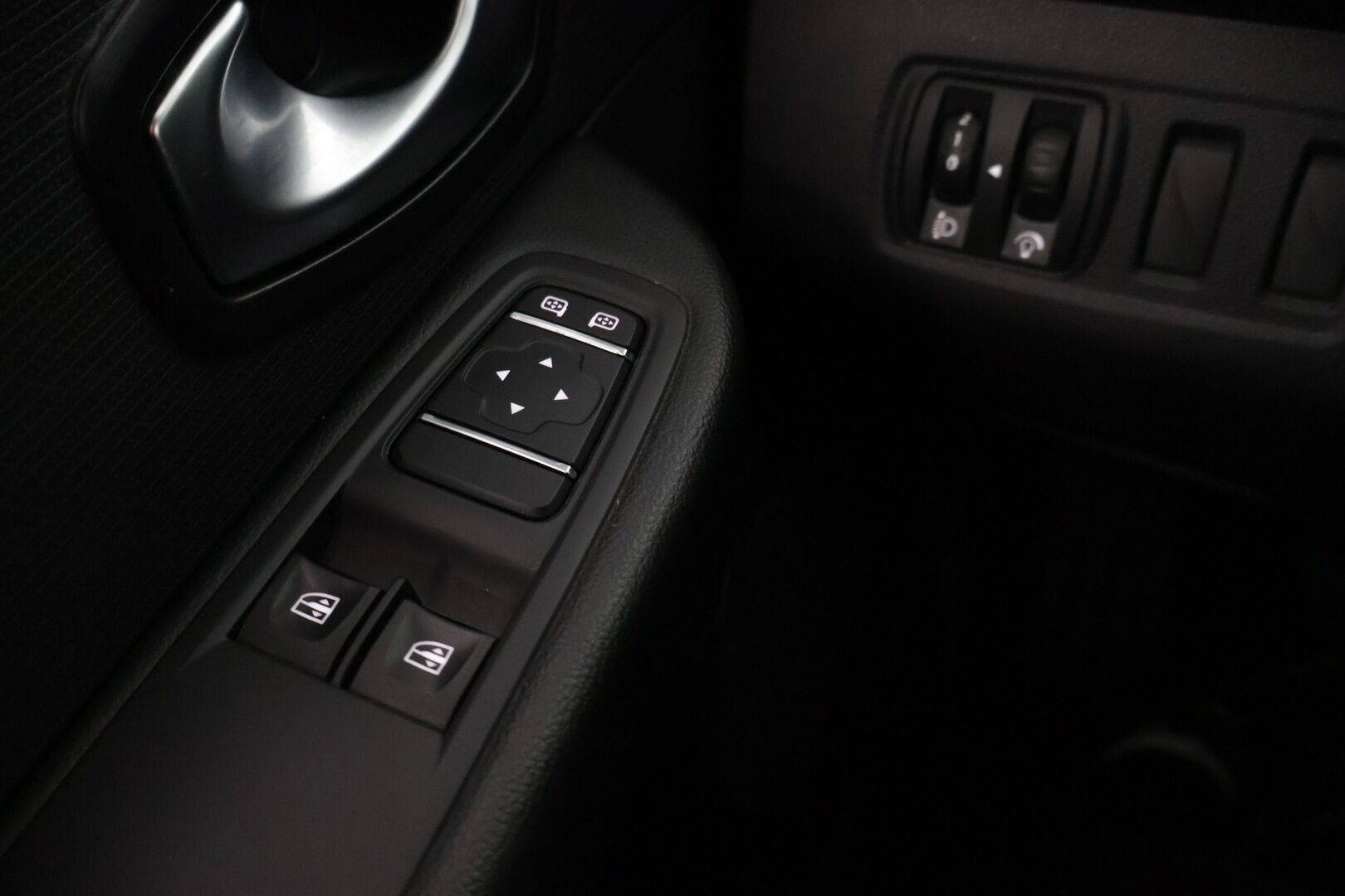 Renault Clio 2018 1,2 16v 75 Limited * Vakionopeudensäädin / Bluetooth / Ilmastointi * - 2x Renkaat / Juuri huollettu!