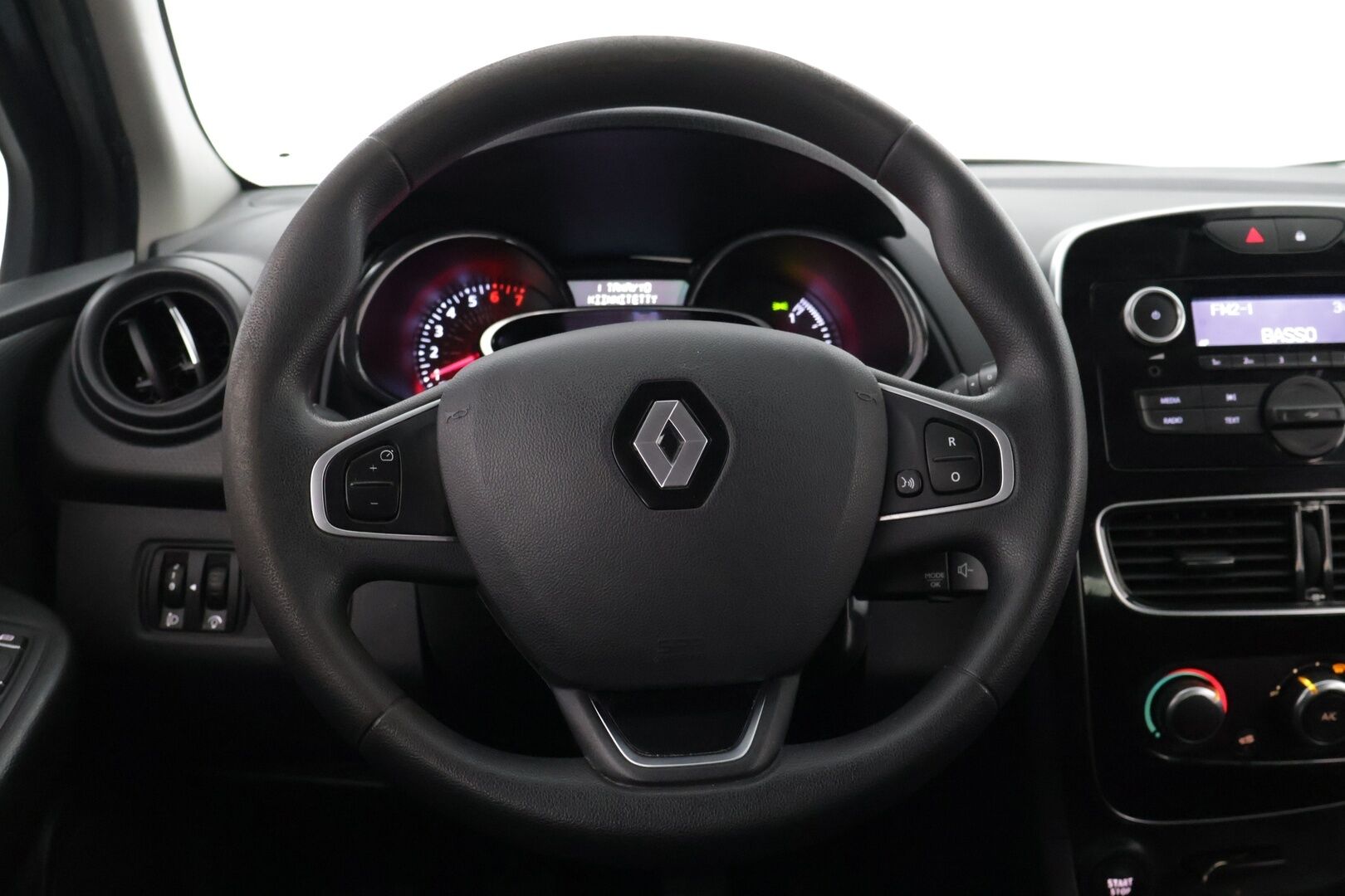 Renault Clio 2018 1,2 16v 75 Limited * Vakionopeudensäädin / Bluetooth / Ilmastointi * - 2x Renkaat / Juuri huollettu!