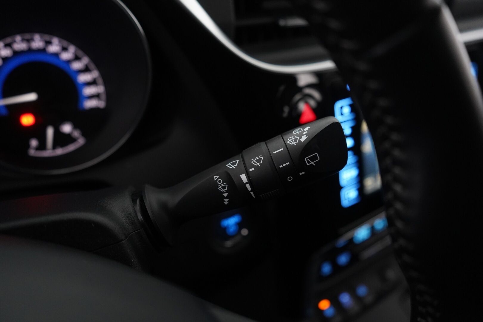 Toyota Auris 2017 1,8 Hybrid Active Edition - Suomi-auto / Kahdet renkaat / Ennakkomyynnissä - HULLUT VÄLIPÄIVÄT KORKOTARJOUS 2,49%