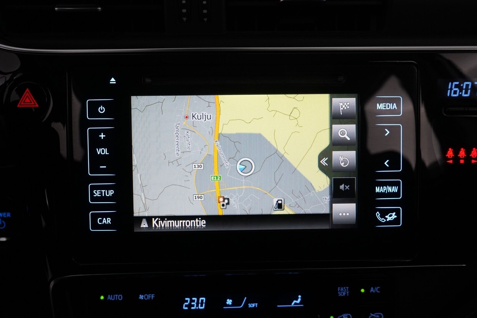 Toyota Auris 2017 1,8 Hybrid Active Edition - Suomi-auto / Kahdet renkaat / Ennakkomyynnissä - HULLUT VÄLIPÄIVÄT KORKOTARJOUS 2,49%