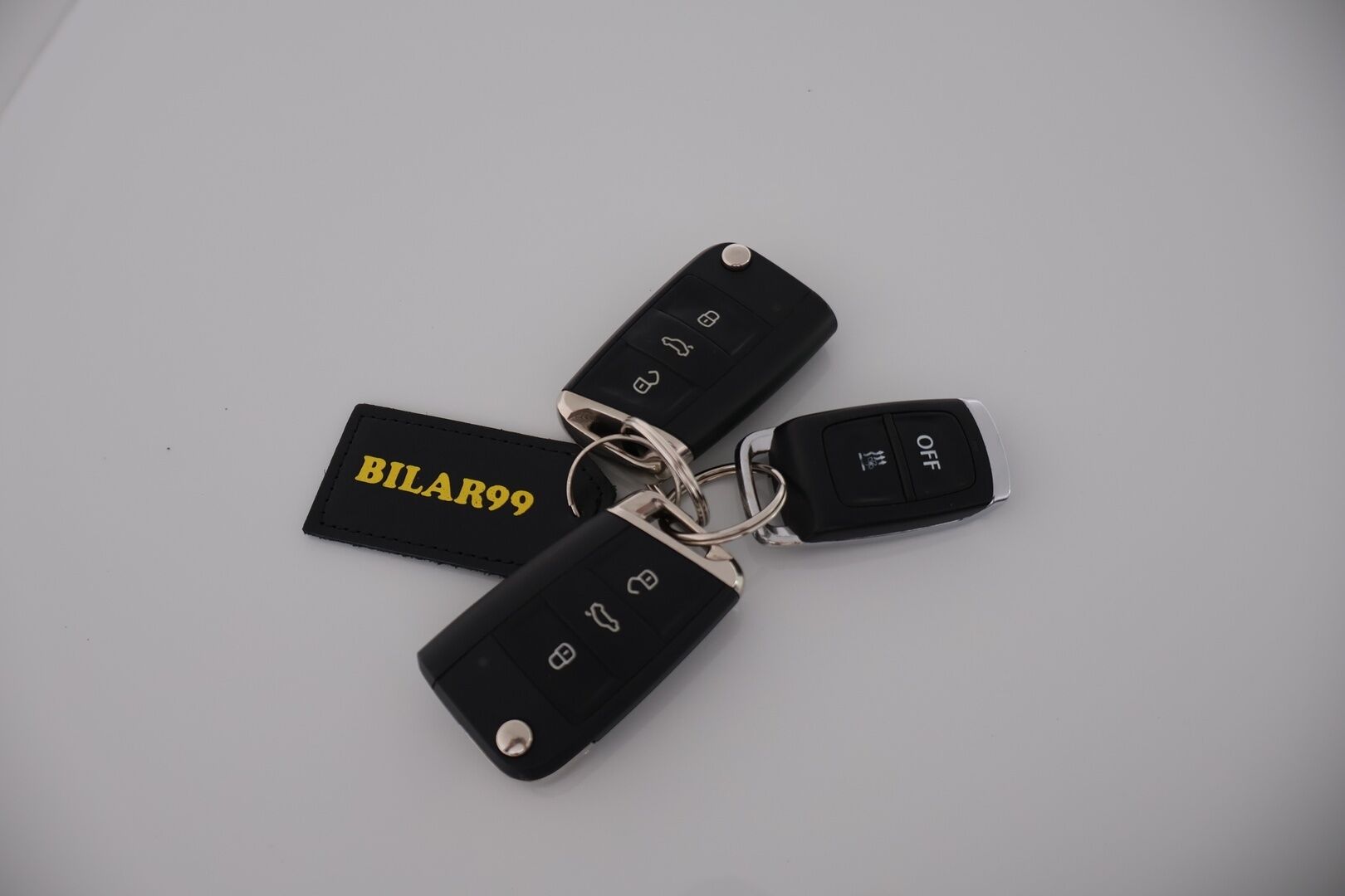 Volkswagen Tiguan 2017 Comfortline 2,0 TDI SCR 110 kW (150 hv) 4MOTION DSG-automaatti ** Webasto / Navi&Carplay / Adapt.vakkari / Vetokoukku ** - Upeassa kunnossa oleva Tigu! / Kahdet hyvät merkkirenkaat vanteilla! - HULLUT AVAJAISHULINAT KORKOTARJOUS 3,29 %