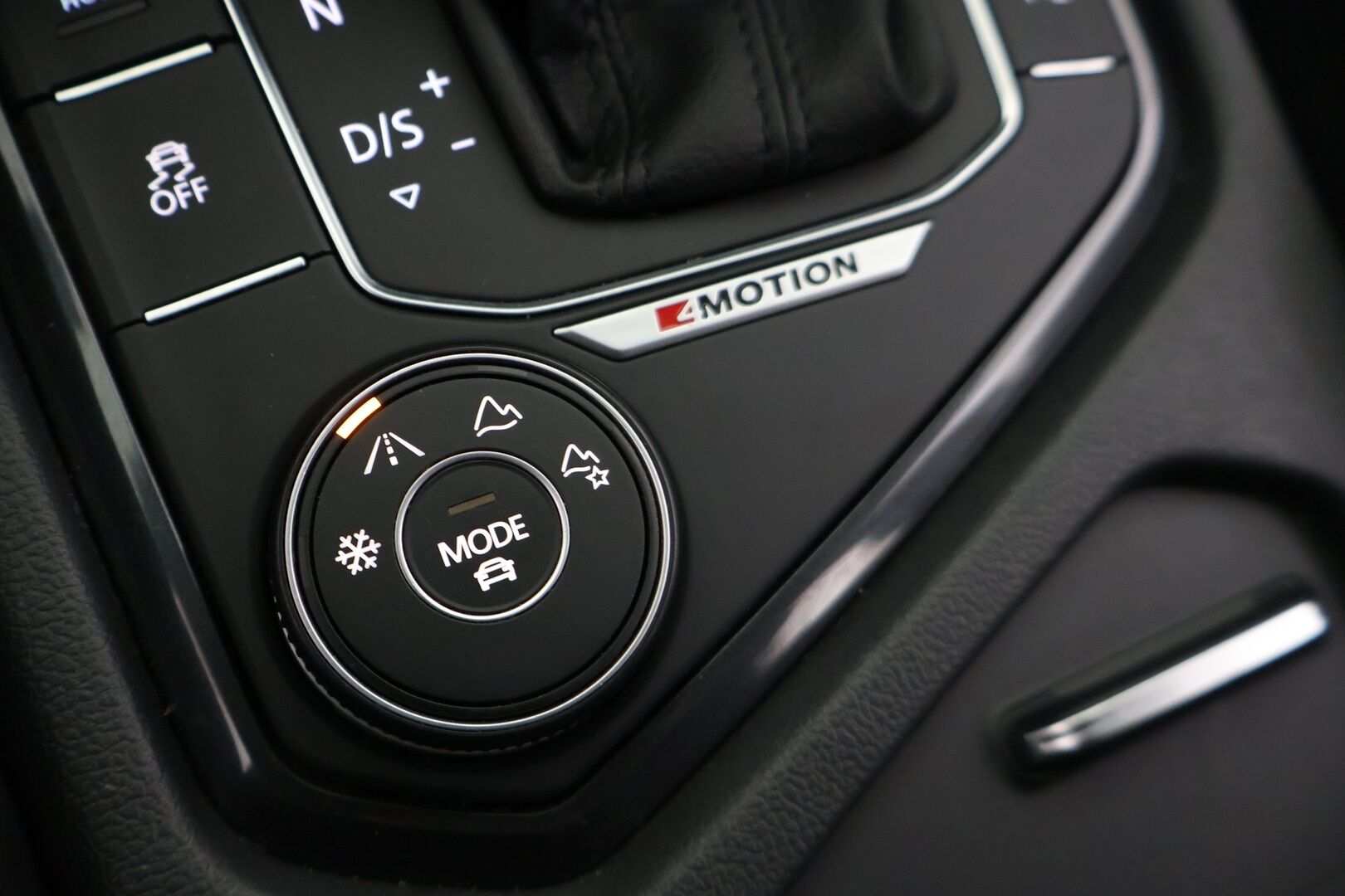 Volkswagen Tiguan 2017 Comfortline 2,0 TDI SCR 110 kW (150 hv) 4MOTION DSG-automaatti - Webasto | Navi&Carplay | Adapt.vakkari | Vetokoukku