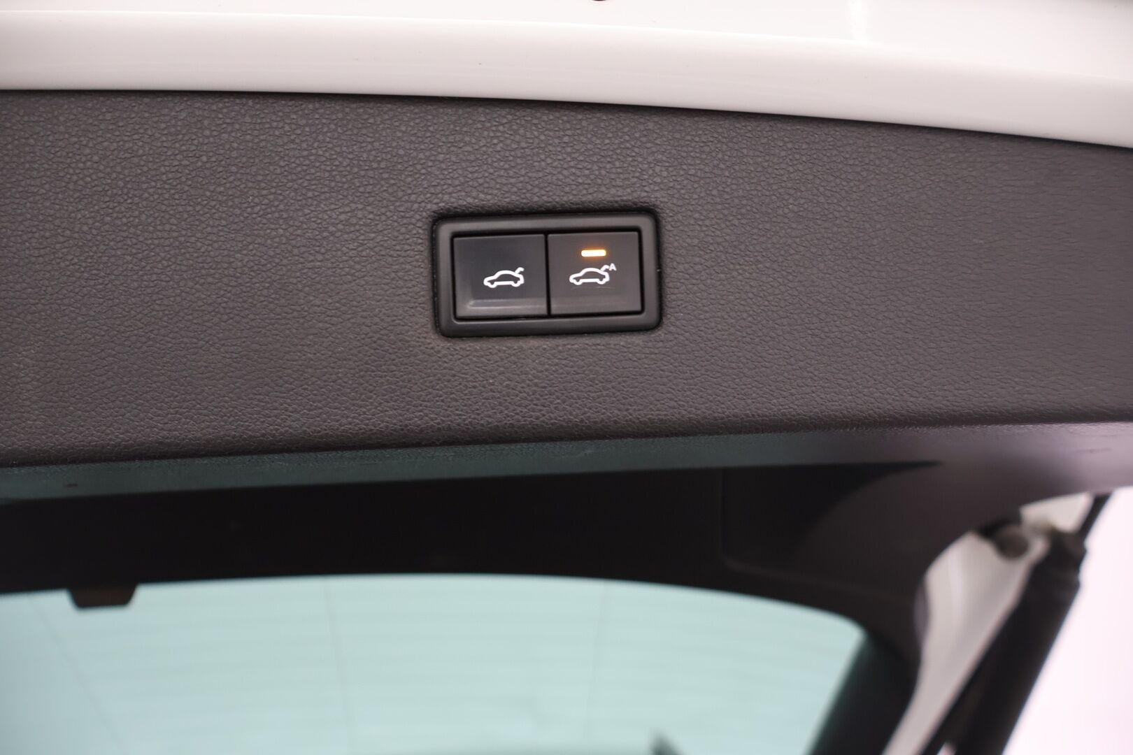 Volkswagen Tiguan 2017 Comfortline 2,0 TDI SCR 110 kW (150 hv) 4MOTION DSG-automaatti ** Webasto / Navi&Carplay / Adapt.vakkari / Vetokoukku ** - Upeassa kunnossa oleva Tigu! / Kahdet hyvät merkkirenkaat vanteilla! - HULLUT AVAJAISHULINAT KORKOTARJOUS 3,29 %