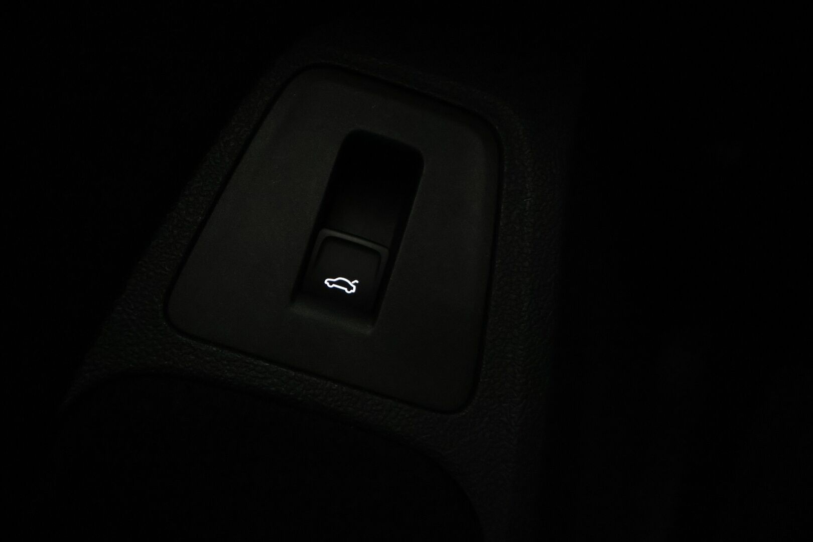 Volkswagen Tiguan 2017 Comfortline 2,0 TDI SCR 110 kW (150 hv) 4MOTION DSG-automaatti ** Webasto / Navi&Carplay / Adapt.vakkari / Vetokoukku ** - Upeassa kunnossa oleva Tigu! / Kahdet hyvät merkkirenkaat vanteilla! - HULLUT AVAJAISHULINAT KORKOTARJOUS 3,29 %