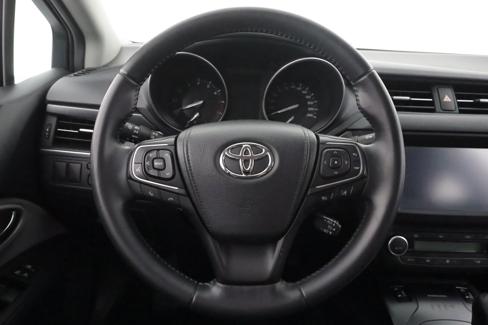 Toyota Avensis 2018 1,8 Valvematic Active Edition Sedan Multidrive S - | Juuri katsastettu || Vakkari | Lohko | Xenon | P.Kamera |  Navi | Suomi-auto | Kahdet Renkaat |