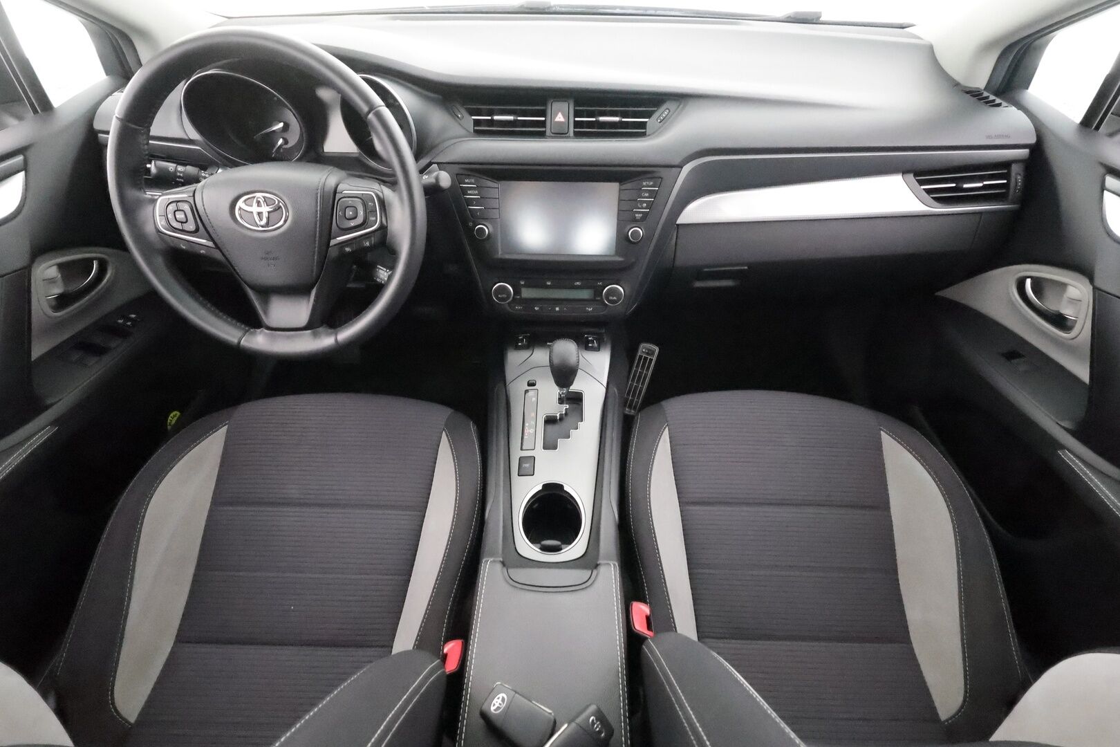 Toyota Avensis 2018 1,8 Valvematic Active Edition Sedan Multidrive S - | Juuri katsastettu || Vakkari | Lohko | Xenon | P.Kamera |  Navi | Suomi-auto | Kahdet Renkaat |