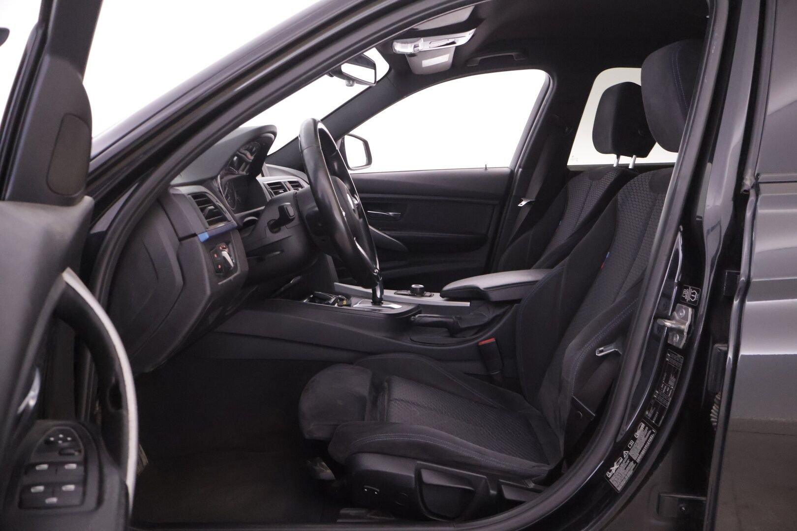 BMW 320 2013 F30 Sedan 320i TwinPower Turbo A xDrive Business Automatic M-Sport - Vakkari | Hifit | Tutka | Lohko | Ketjuvaihdettu | Puhdas vertical | Alustasarja | Apple TV