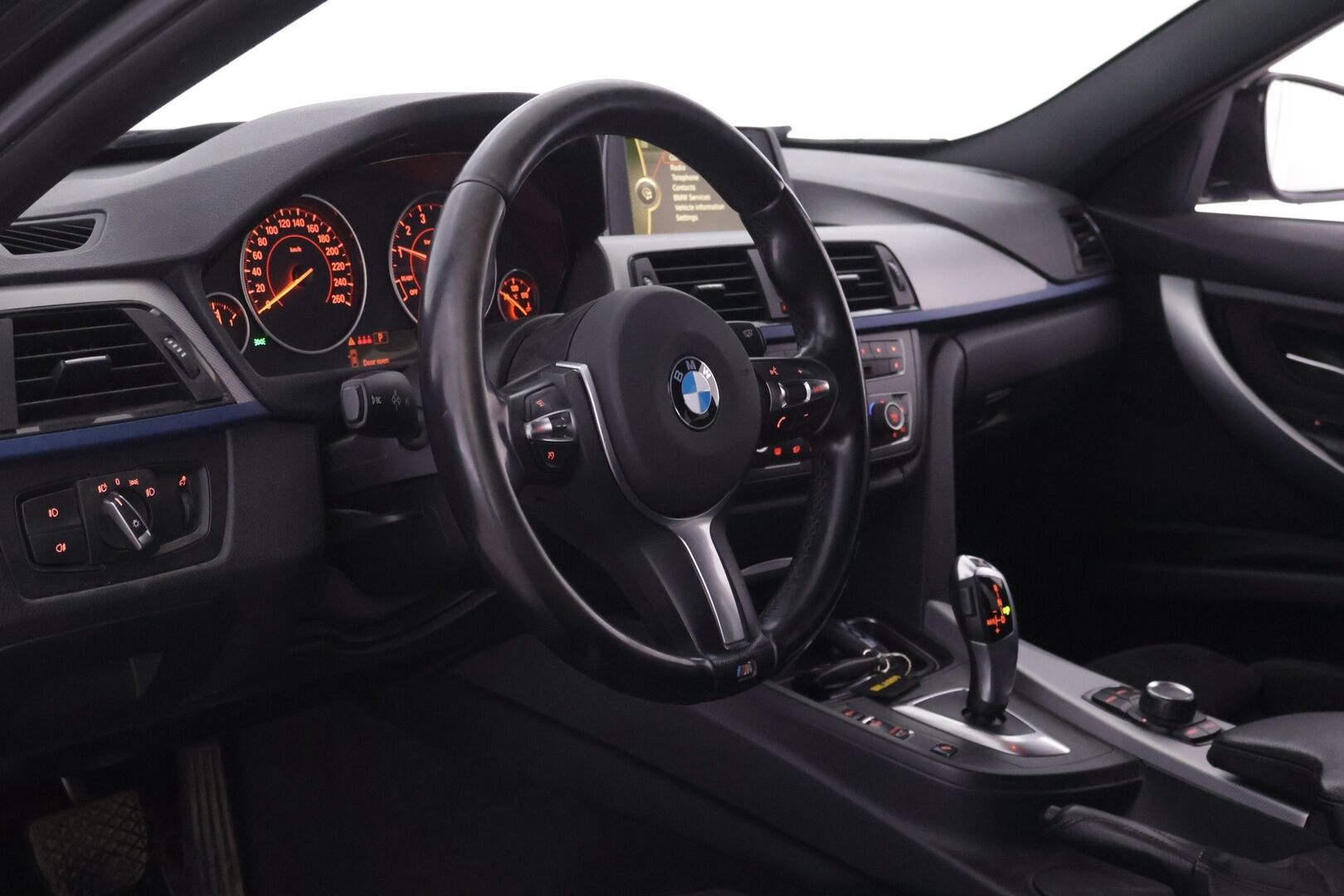 BMW 320 2013 F30 Sedan 320i TwinPower Turbo A xDrive Business Automatic M-Sport - Vakkari | Hifit | Tutka | Lohko | Ketjuvaihdettu | Puhdas vertical | Alustasarja | Apple TV