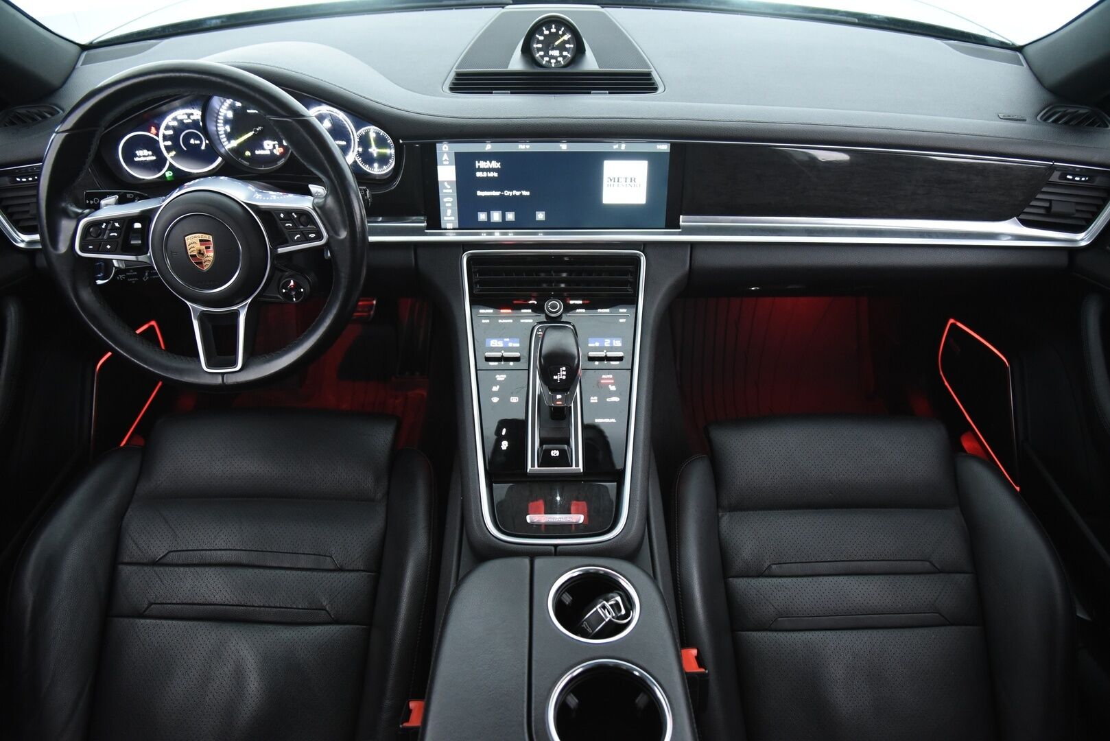 Porsche Panamera 2018 4 E-Hybrid Sport Turismo // Suomi-Auto / BOSE / Panorama / Matrix / 14-Penkit / Keyless - Merkkihuollettu / 2x merkkirenkaat