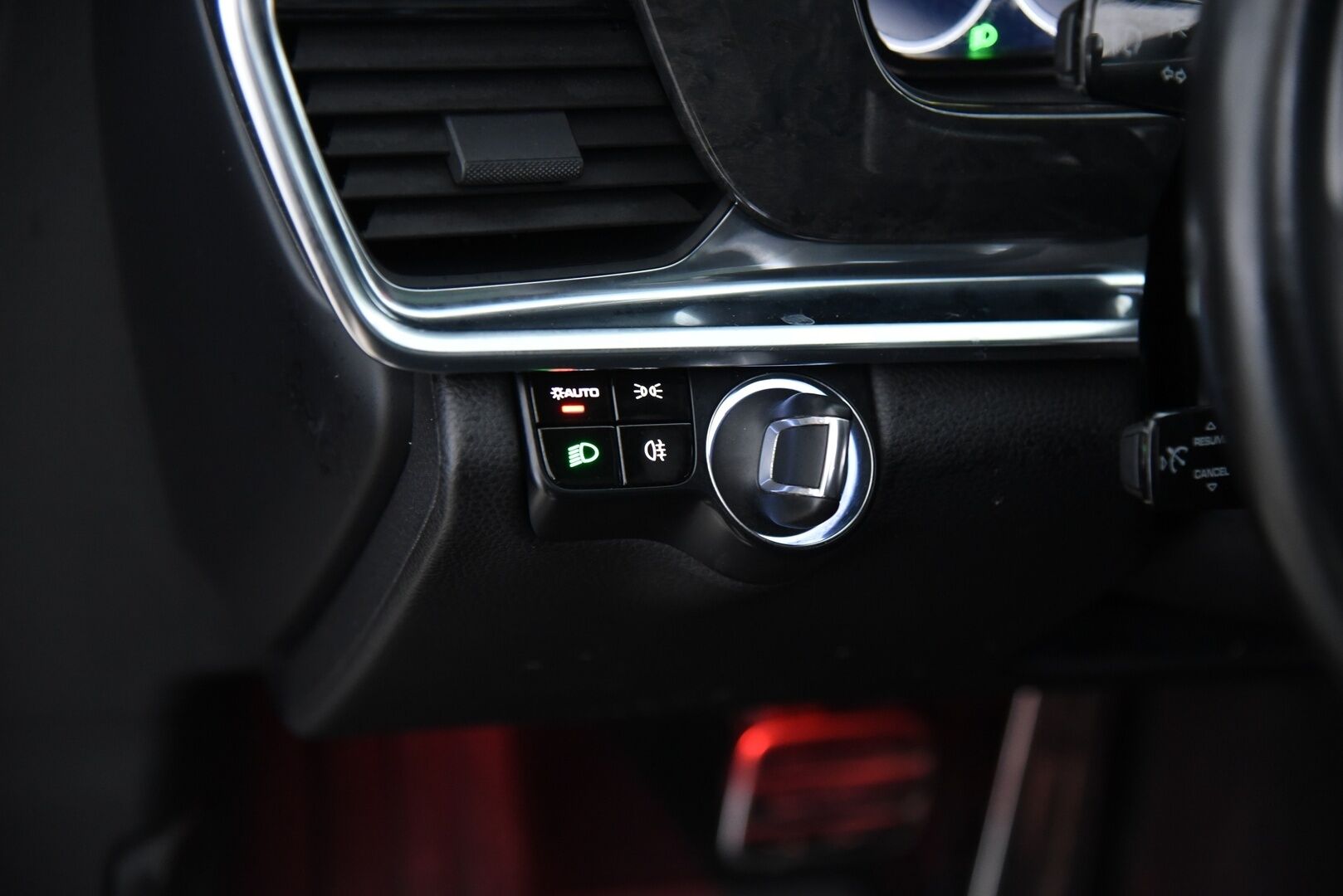 Porsche Panamera 2018 4 E-Hybrid Sport Turismo // Suomi-Auto / BOSE / Panorama / Matrix / 14-Penkit / Keyless - Merkkihuollettu / 2x merkkirenkaat