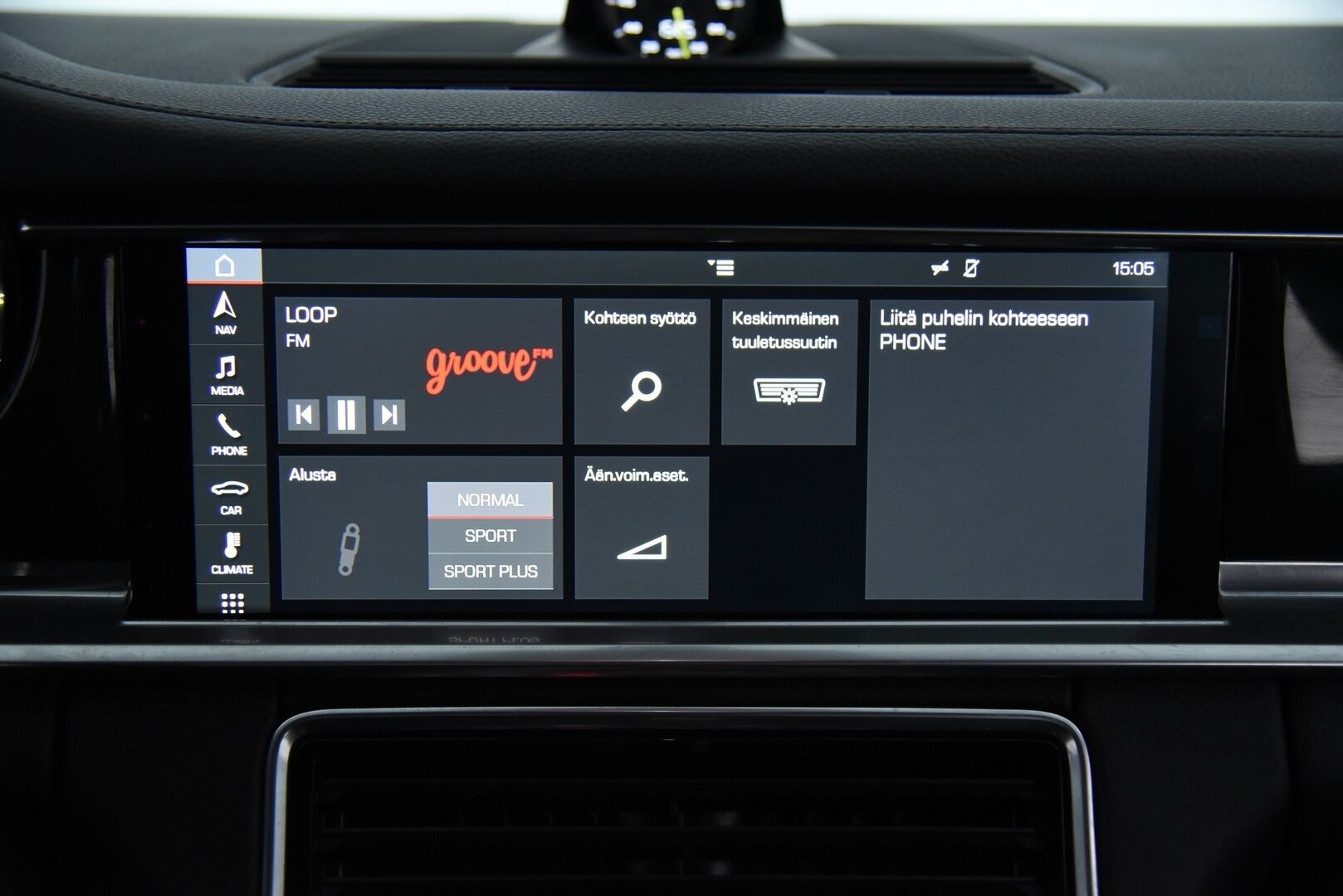 Porsche Panamera 2018 4 E-Hybrid Sport Turismo // Suomi-Auto / BOSE / Panorama / Matrix / 14-Penkit / Keyless - Merkkihuollettu / 2x merkkirenkaat