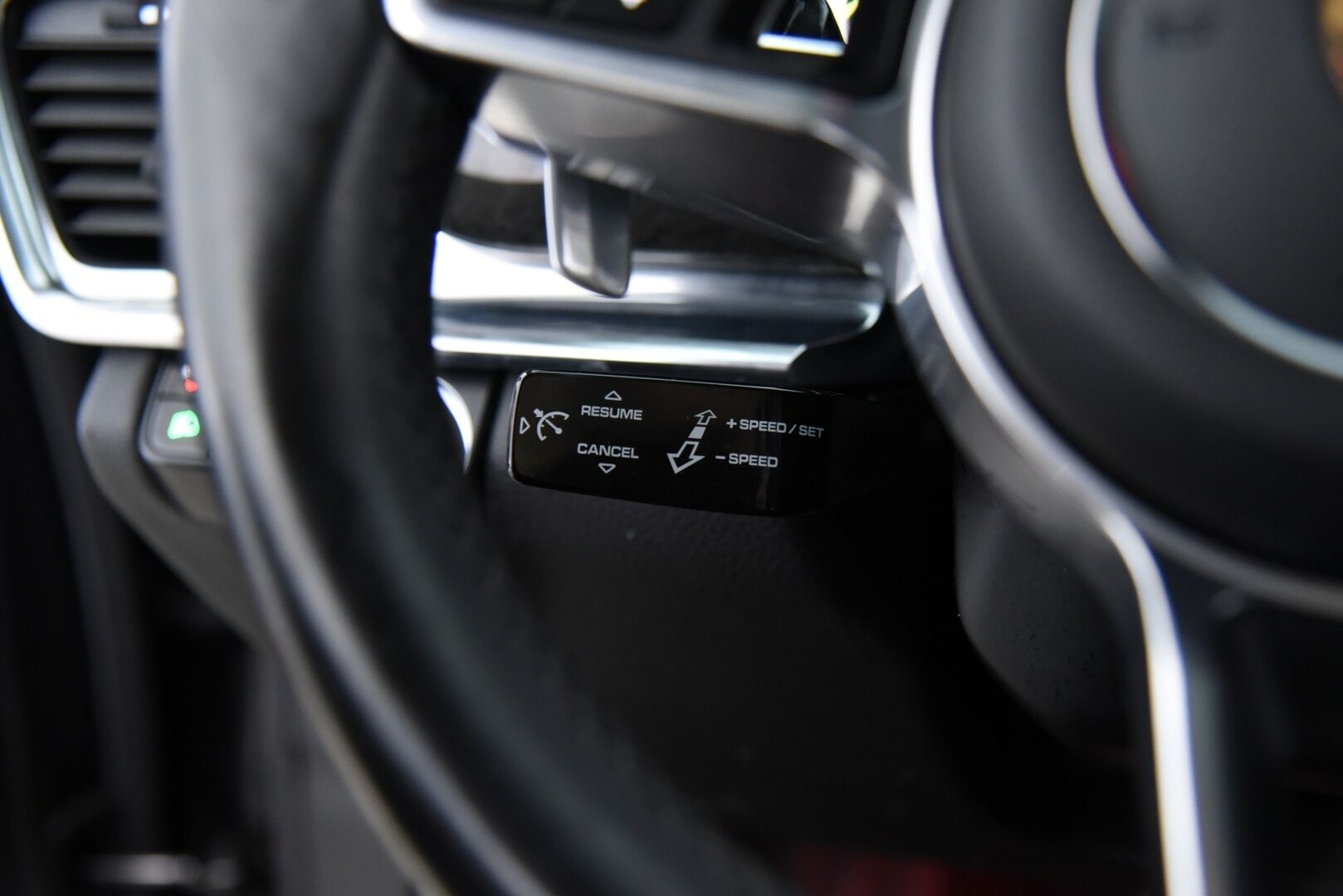 Porsche Panamera 2018 4 E-Hybrid Sport Turismo // Suomi-Auto / BOSE / Panorama / Matrix / 14-Penkit / Keyless - Merkkihuollettu / 2x merkkirenkaat