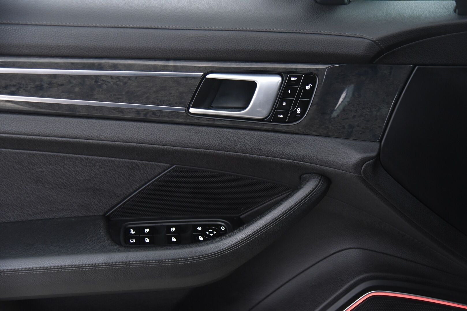 Porsche Panamera 2018 4 E-Hybrid Sport Turismo // Suomi-Auto / BOSE / Panorama / Matrix / 14-Penkit / Keyless - Merkkihuollettu / 2x merkkirenkaat