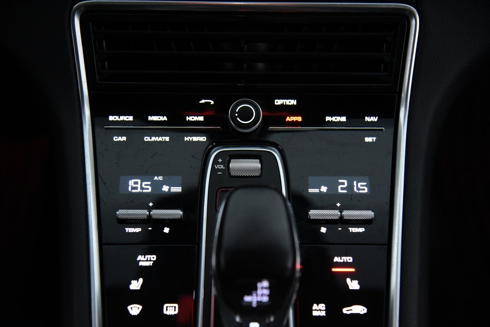 Porsche Panamera 2018 4 E-Hybrid Sport Turismo // Suomi-Auto / BOSE / Panorama / Matrix / 14-Penkit / Keyless - Merkkihuollettu / 2x merkkirenkaat