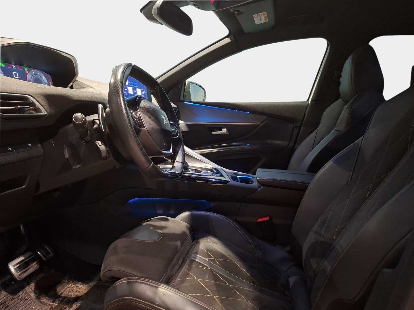 Peugeot 5008 2017 GT BlueHDi 180 Automaatti / Webasto / Sporttipenkki muistilla / Koukku / P. Kamera / Merkkihuollettu / Ambiente - 2x Renkaat / Sähkökontti / Huippuvarusteet! - HULLUT JOULUT KORKOTARJOUS 2,49% 