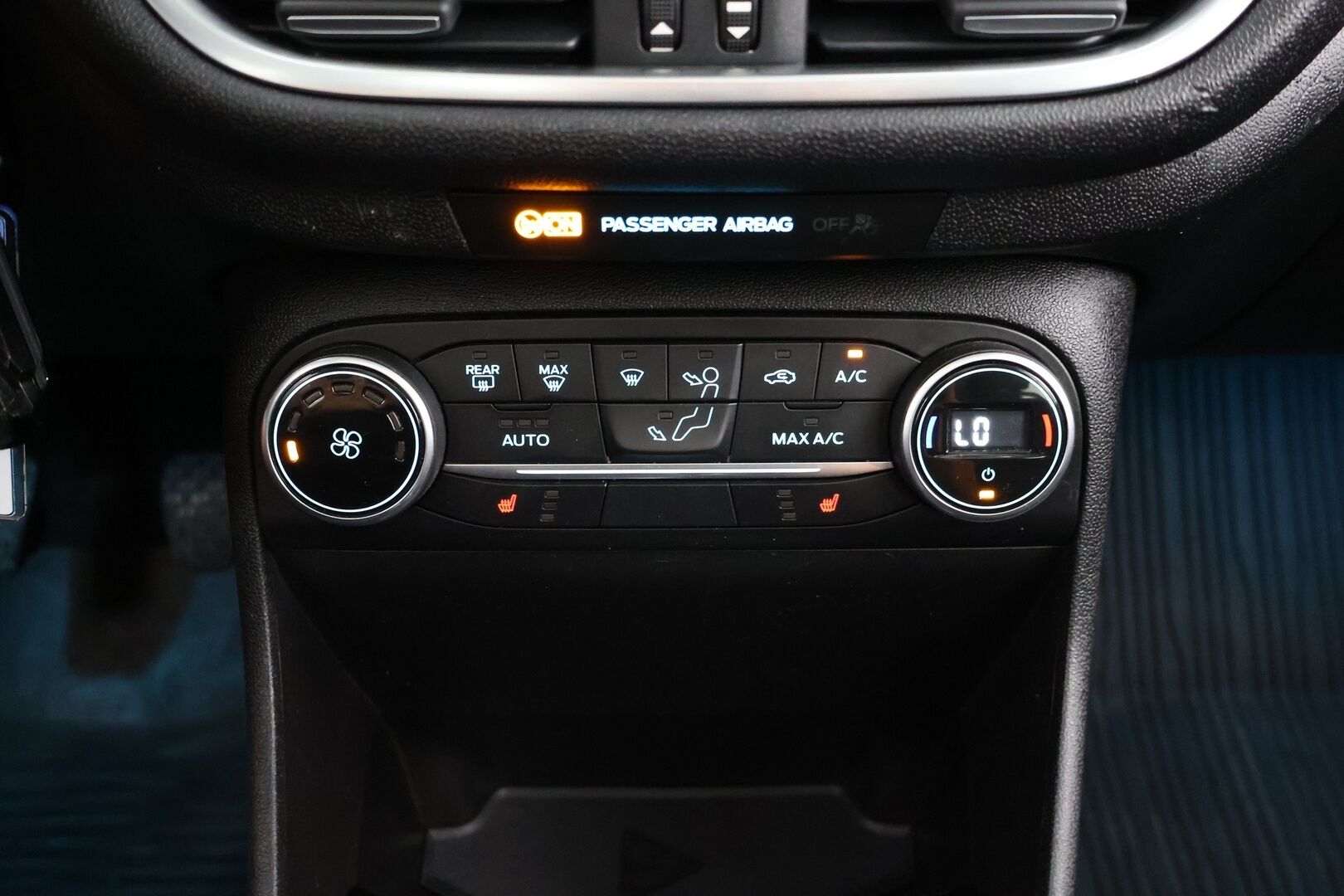 Ford Fiesta 2018 1,0 EcoBoost 100hv M6 Titanium 5-ovinen - Suomi auto | Panorama | B&O | Vakkari | Apple & Android yhteys
