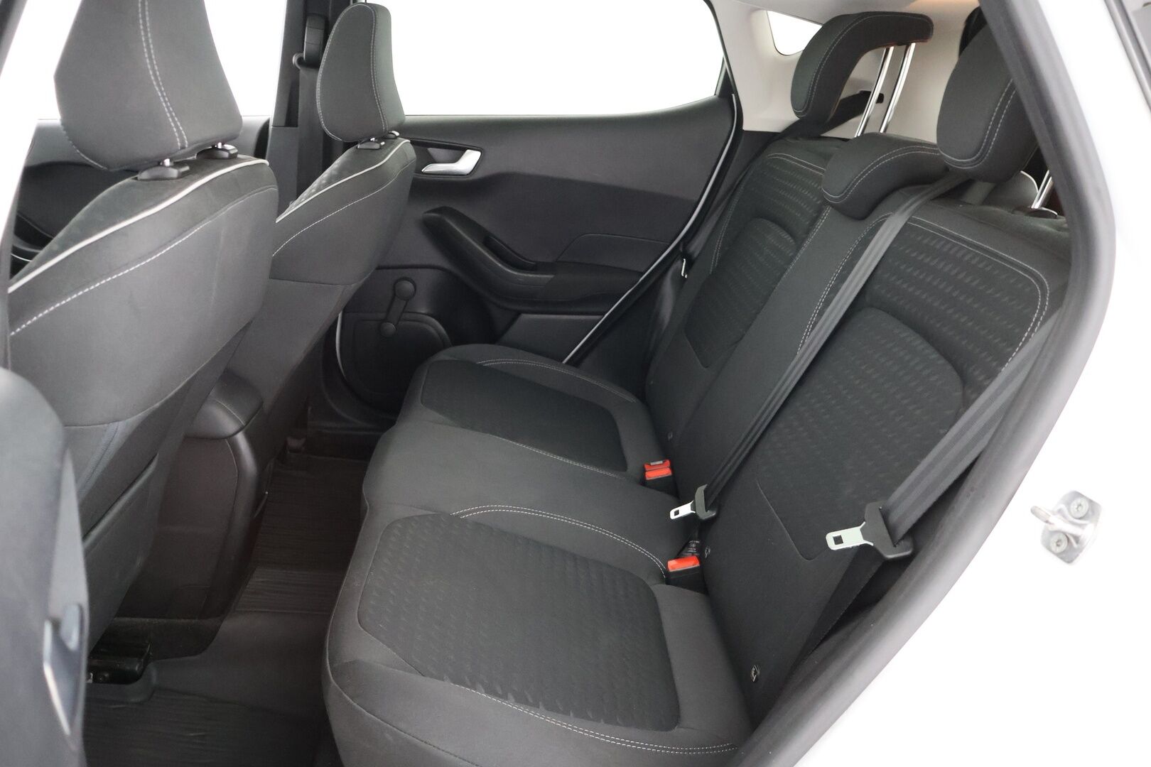 Ford Fiesta 2018 1,0 EcoBoost 100hv M6 Titanium 5-ovinen - Suomi auto | Panorama | B&O | Vakkari | Apple & Android yhteys