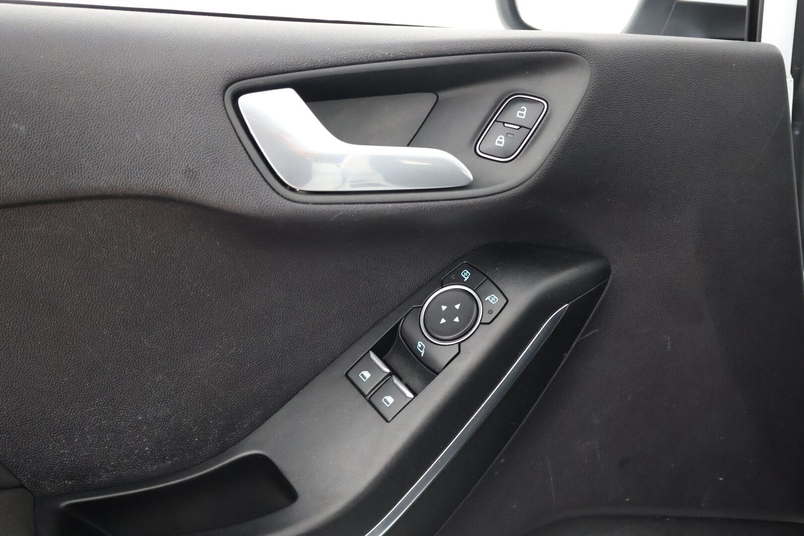 Ford Fiesta 2018 1,0 EcoBoost 100hv M6 Titanium 5-ovinen - Suomi auto | Panorama | B&O | Vakkari | Apple & Android yhteys