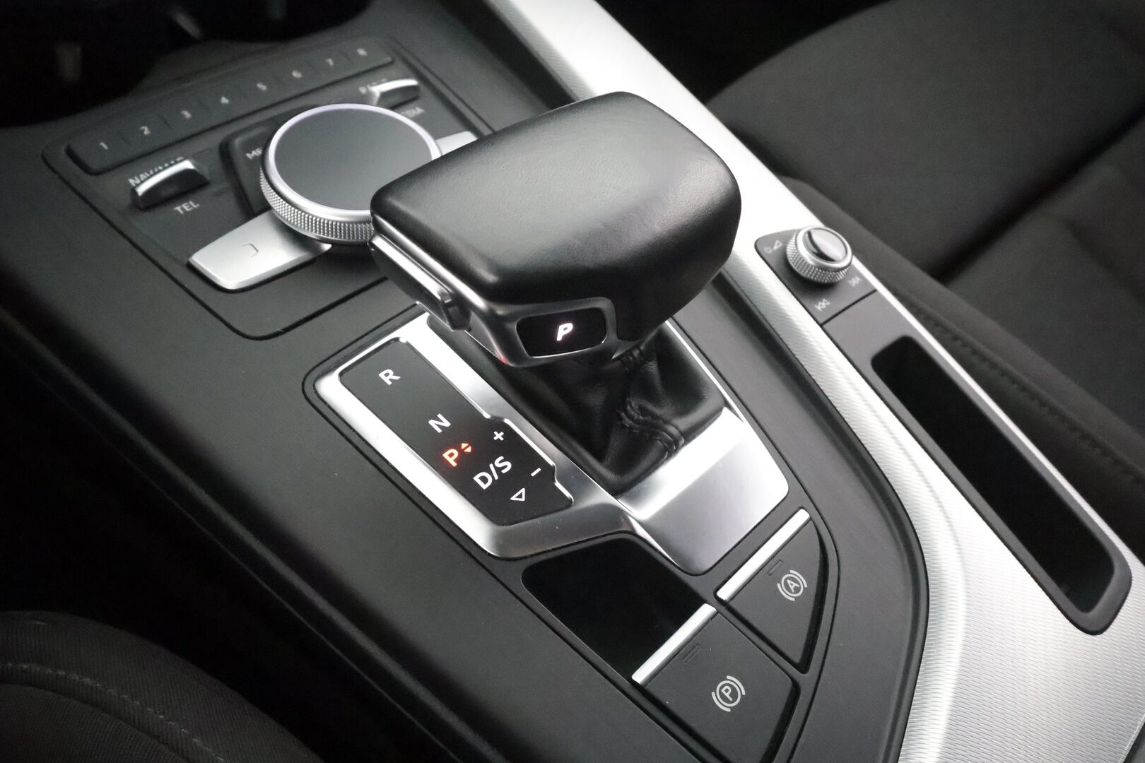 Audi A5 2018 Sportback Business Sport Comfort Edition 1,4 TFSI 110 kW S tronic * Webasto / Koukku / Matrix / P.Tutkat / Navi * - Hyvin huollettu / Sportpenkit / Digimittaristo / Kahdet renkaat aluvanteilla