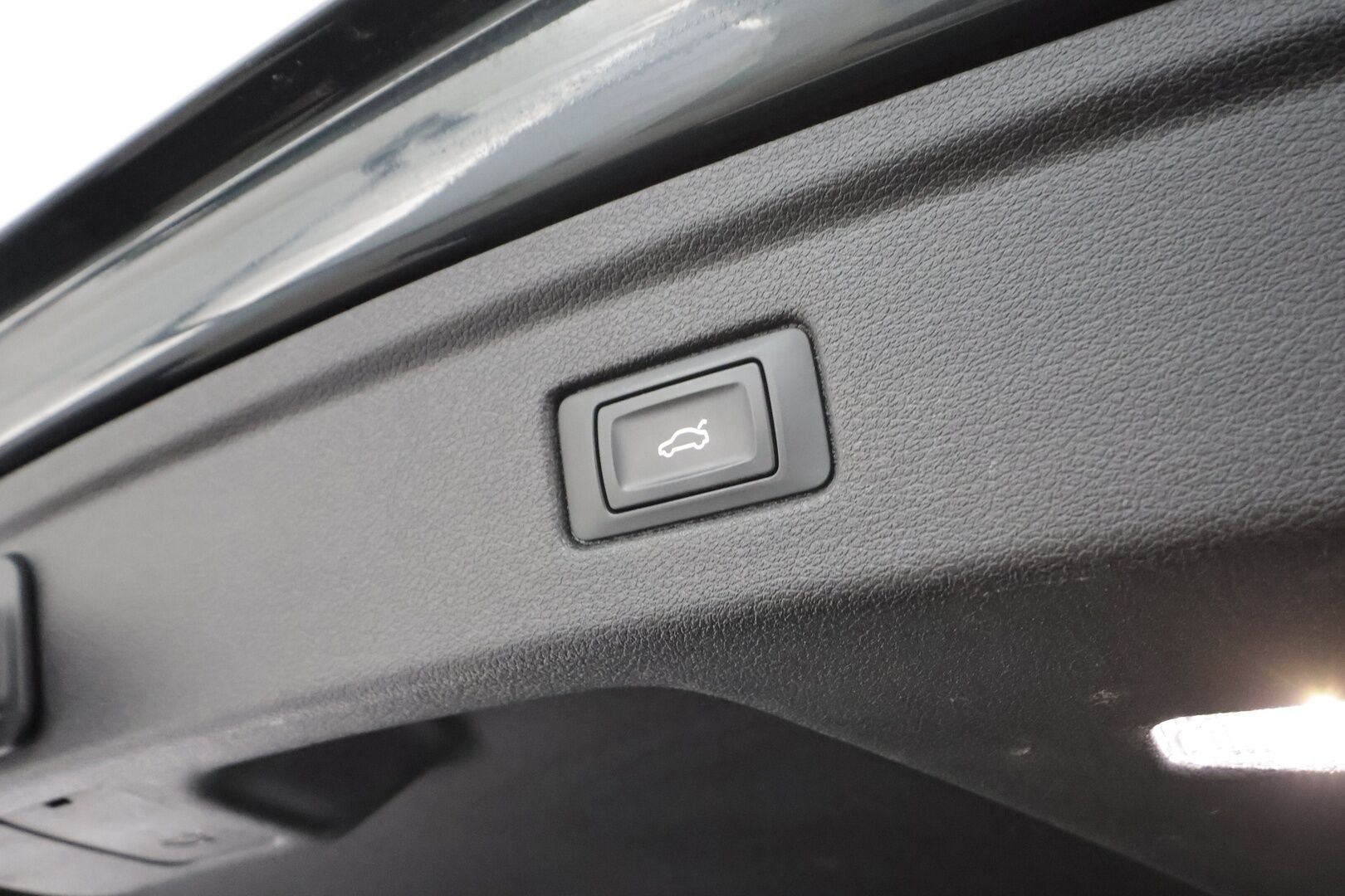 Audi A5 2018 Sportback Business Sport Comfort Edition 1,4 TFSI 110 kW S tronic * Webasto / Koukku / Matrix / P.Tutkat / Navi * - Hyvin huollettu / Sportpenkit / Digimittaristo / Kahdet renkaat aluvanteilla