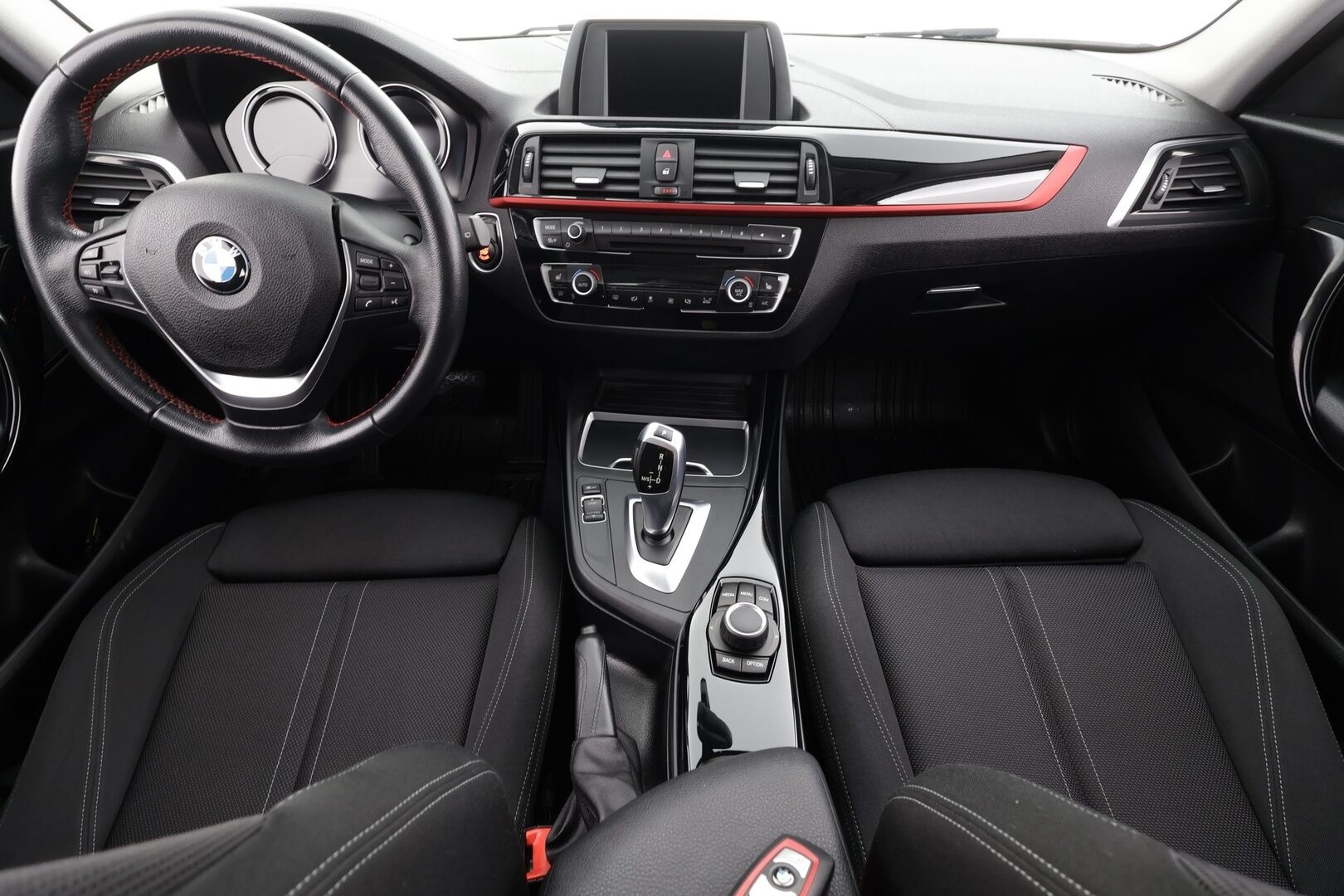 BMW 118 2018 F20 Hatchback 118d A Business Automatic Edition Sport * Vakkari / P.tutka / Hifi / LED / Sporttipenkit * - Suomi-auto / Kahdet renkaat aluvanteilla - HULLU BLACKWEEK KORKOTARJOUS 2,49%