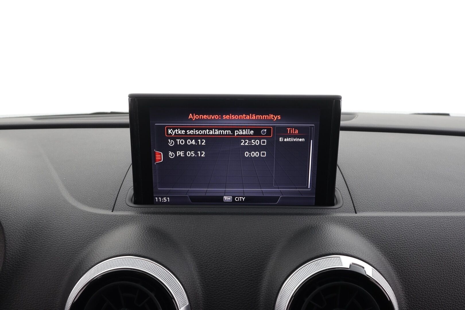 Audi A3 2018 Sedan Pro Business Sport Edition 2,0 TDI 110 kW S tronic * Suomi-auto / P.tutka / LED / Vakkari / Webasto * - Kahdet renkaat aluvanteilla