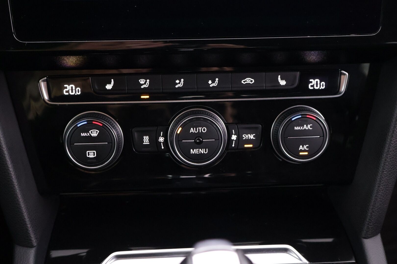 Volkswagen Arteon 2018 R-Line 2,0 TDI 110 kW (150 hv) DSG-automaatti - | ACC | Digimittaristo | Webasto | Aut. Pitkät | Kaistavahti | CarPlay | ParkPilot |