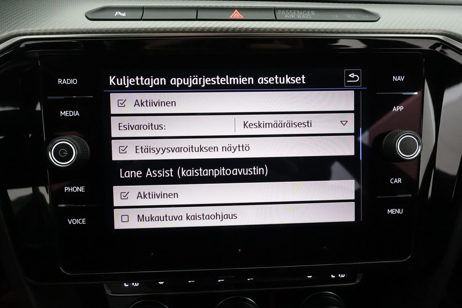 Volkswagen Arteon 2018 R-Line 2,0 TSI 206 kW (280 hv) 4MOTION DSG-autom. **Webasto / Koukku / adapt.Vakkari / Matrix-LED / P. Tutkat / Navi** - Kaistavahti / Digimittaristo / KeylessGO / 2x Renkaat