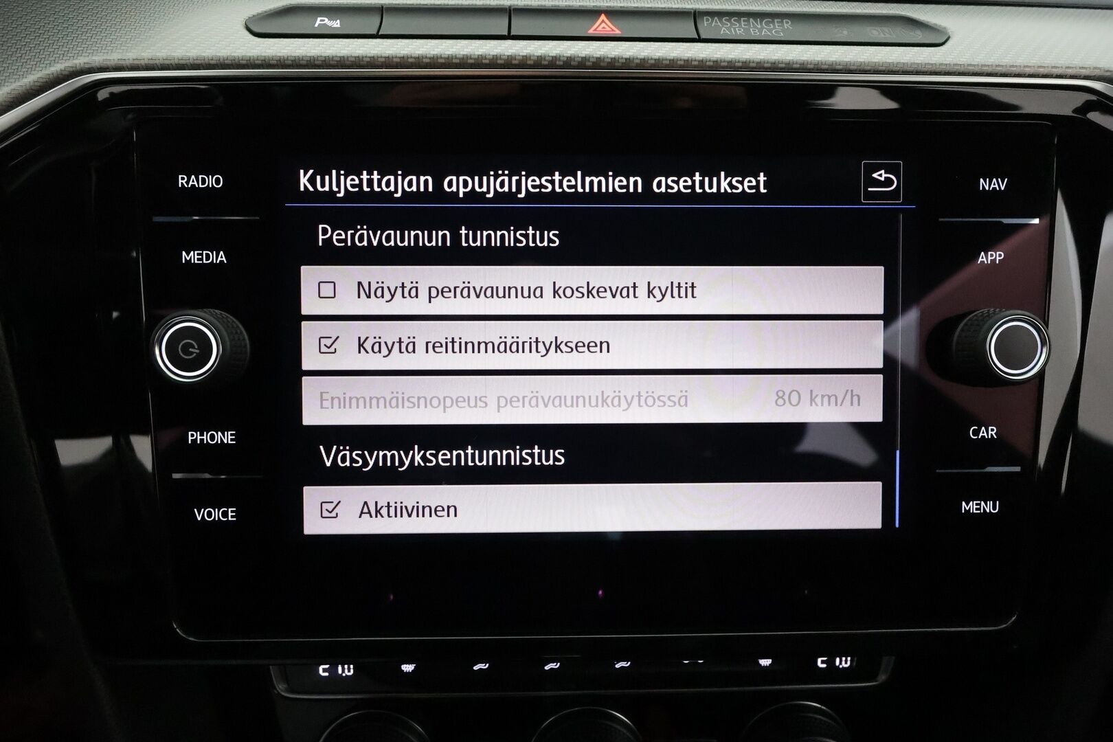Volkswagen Arteon 2018 R-Line 2,0 TSI 206 kW (280 hv) 4MOTION DSG-autom. **Webasto / Koukku / adapt.Vakkari / Matrix-LED / P. Tutkat / Navi** - Kaistavahti / Digimittaristo / KeylessGO / 2x Renkaat