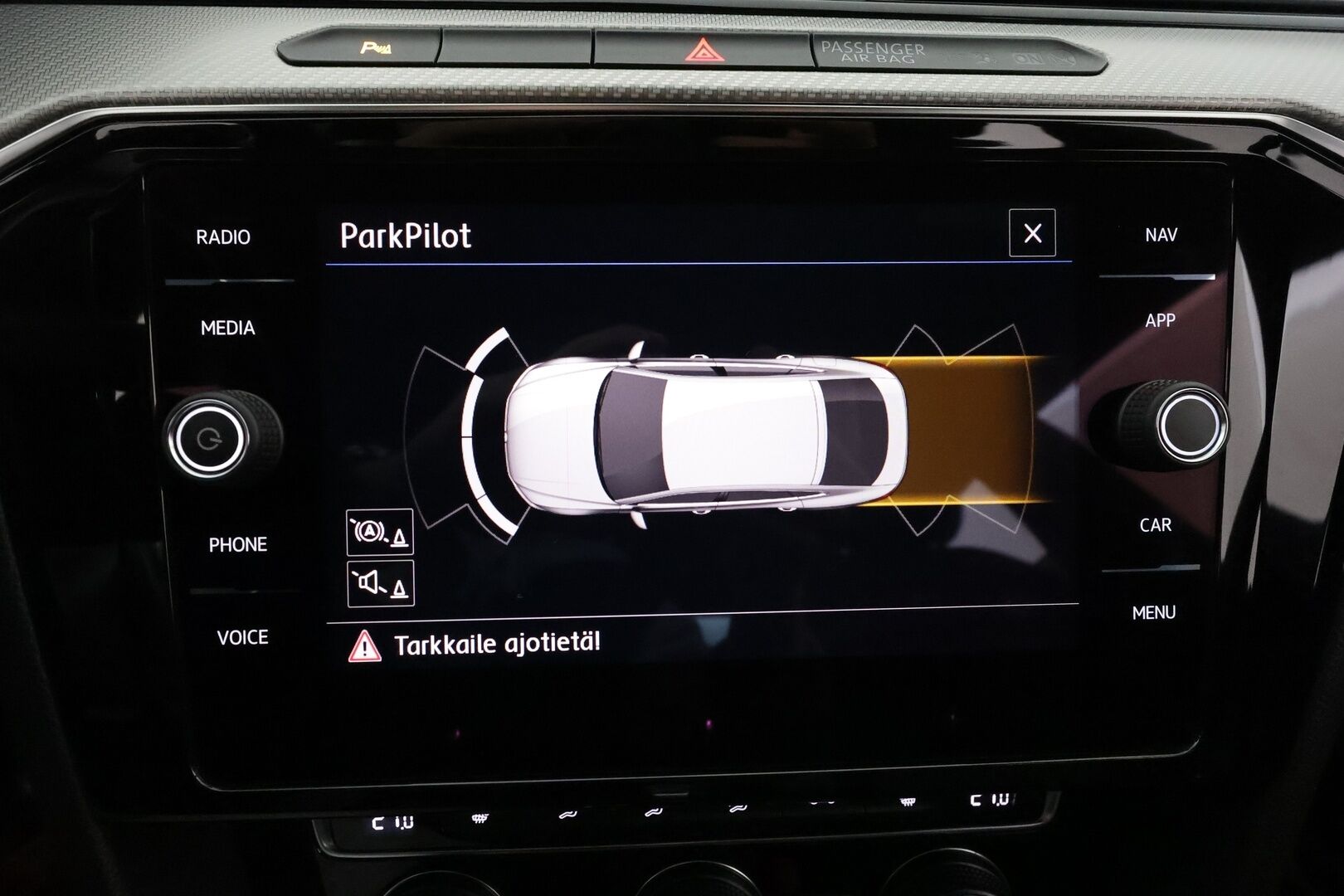 Volkswagen Arteon 2018 R-Line 2,0 TSI 206 kW (280 hv) 4MOTION DSG-autom. **Webasto / Koukku / adapt.Vakkari / Matrix-LED / P. Tutkat / Navi** - Kaistavahti / Digimittaristo / KeylessGO / 2x Renkaat