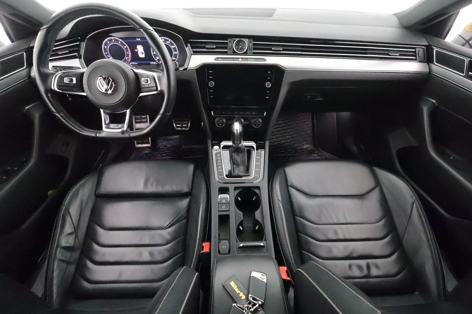 Volkswagen Arteon 2018 R-Line 2,0 TSI 206 kW (280 hv) 4MOTION DSG-autom. **Webasto / Koukku / adapt.Vakkari / Matrix-LED / P. Tutkat / Navi** - Kaistavahti / Digimittaristo / KeylessGO / 2x Renkaat