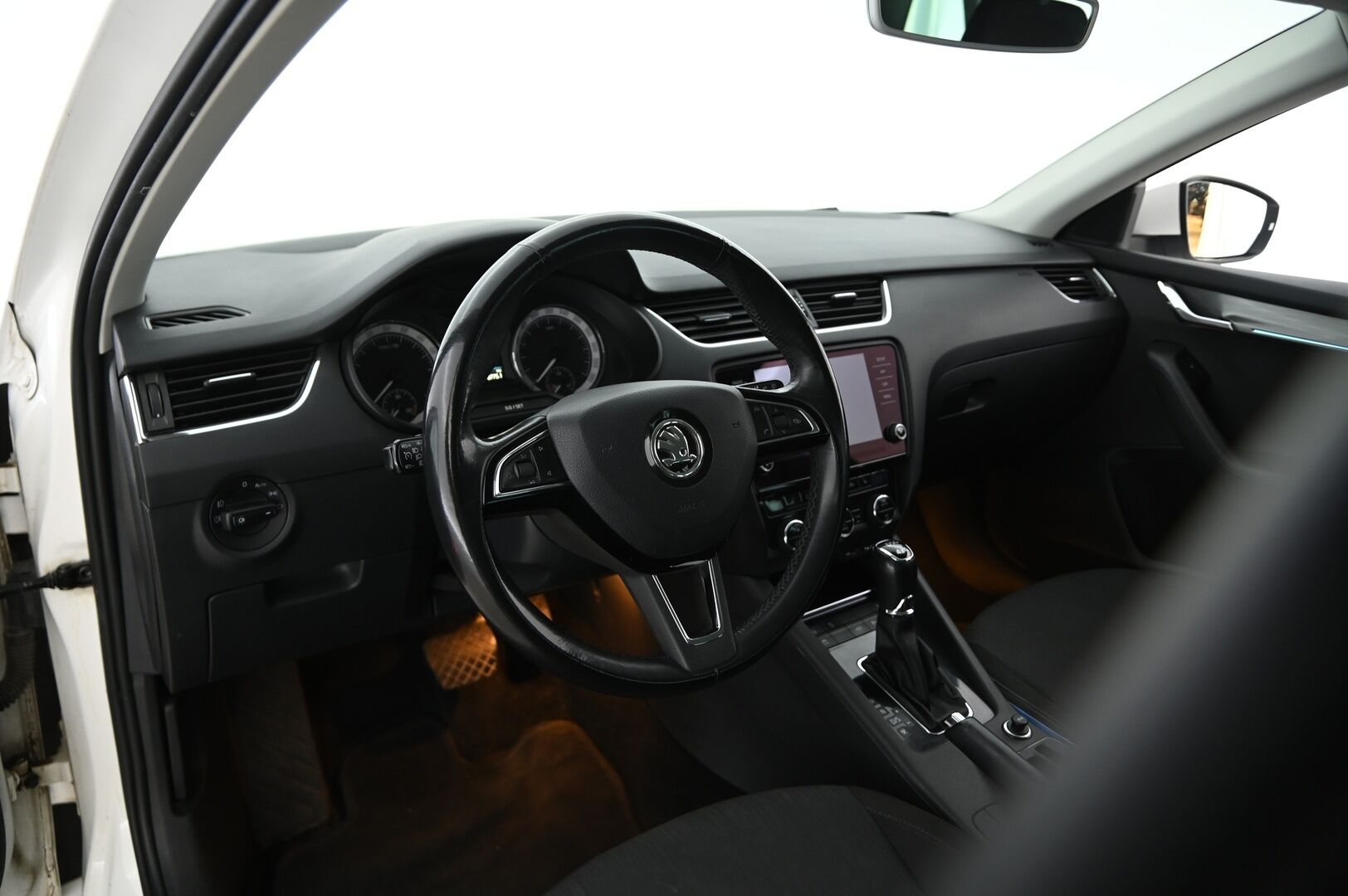Skoda Octavia 2018 Combi 2,0 TDI 184 4x4 Style DSG Autom. *2-Om Suomiauto / Webasto / KeylessGo / P.Kamera ja Tutkat / LED / Koukku* - Hieno Octavia Särmällä huoltohistorialla! Ei adblue järjestelmää!