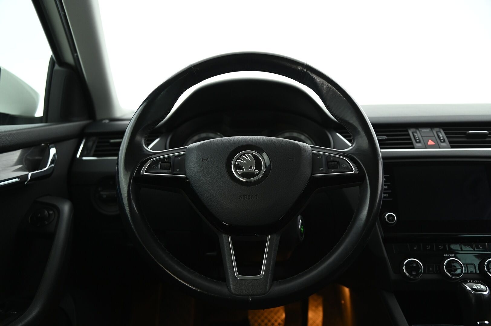 Skoda Octavia 2018 Combi 2,0 TDI 184 4x4 Style DSG Autom. *2-Om Suomiauto / Webasto / KeylessGo / P.Kamera ja Tutkat / LED / Koukku* - Hieno Octavia Särmällä huoltohistorialla! Ei adblue järjestelmää!
