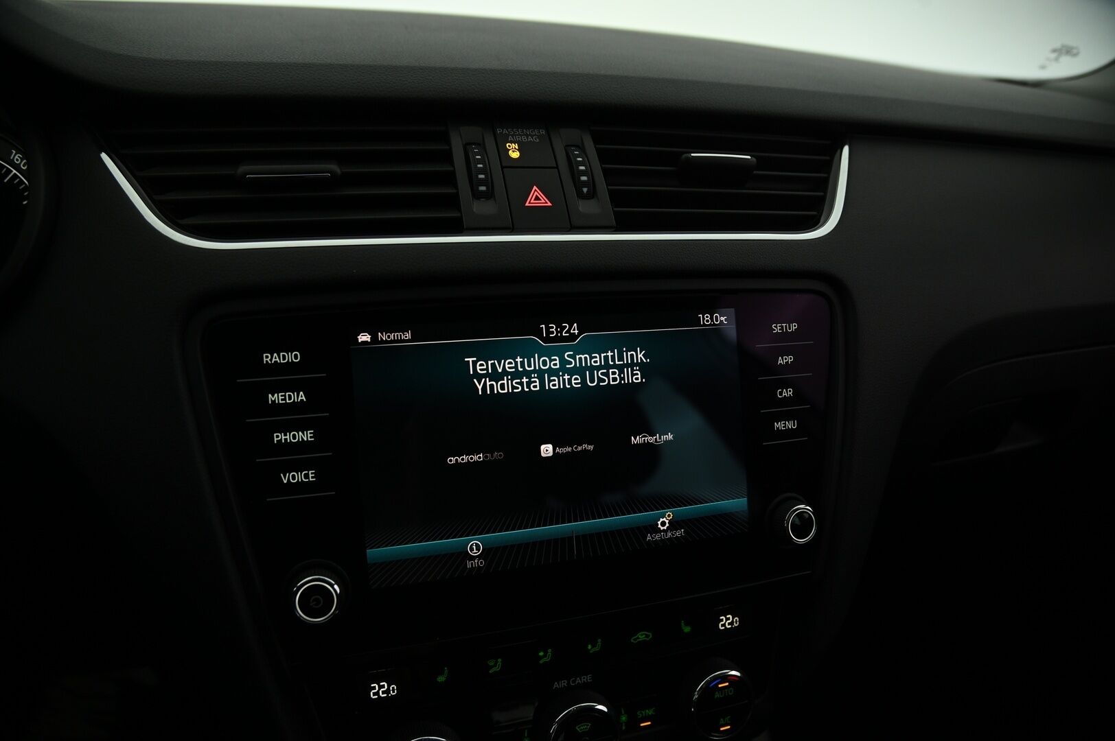 Skoda Octavia 2018 Combi 2,0 TDI 184 4x4 Style DSG Autom. *2-Om Suomiauto / Webasto / KeylessGo / P.Kamera ja Tutkat / LED / Koukku* - Hieno Octavia Särmällä huoltohistorialla! Ei adblue järjestelmää!