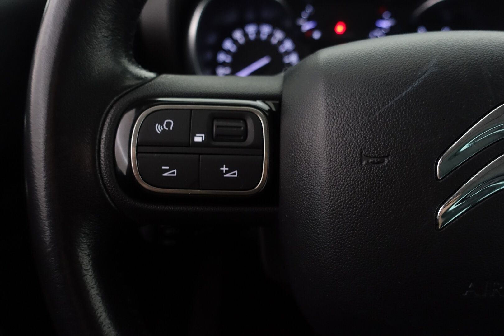 Citroen C3 Aircross 2018 PureTech 110 Feel Automaatti - | MYYDÄÄN HUUTOKAUPAT.COM | Kattoluukku | Bluetooth | Vakkari | Kahdet vanteet | Hyvin huollettu ja siisti! | 