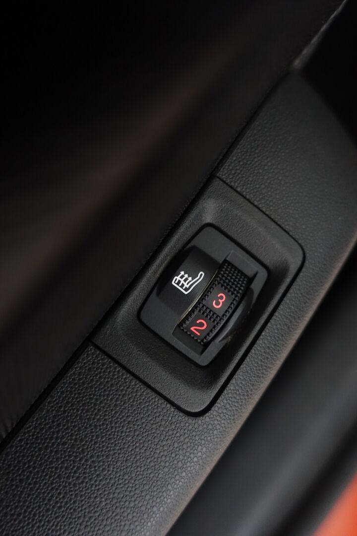 Citroen C3 Aircross 2018 PureTech 110 Feel Automaatti - | MYYDÄÄN HUUTOKAUPAT.COM | Kattoluukku | Bluetooth | Vakkari | Kahdet vanteet | Hyvin huollettu ja siisti! | 