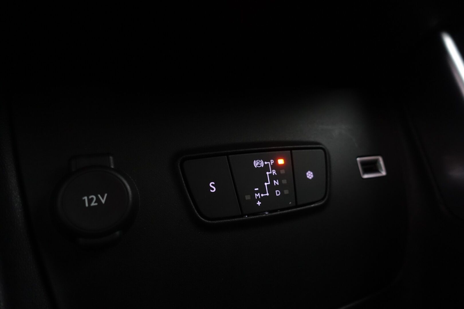 Citroen C3 Aircross 2018 PureTech 110 Feel Automaatti - | MYYDÄÄN HUUTOKAUPAT.COM | Kattoluukku | Bluetooth | Vakkari | Kahdet vanteet | Hyvin huollettu ja siisti! | 