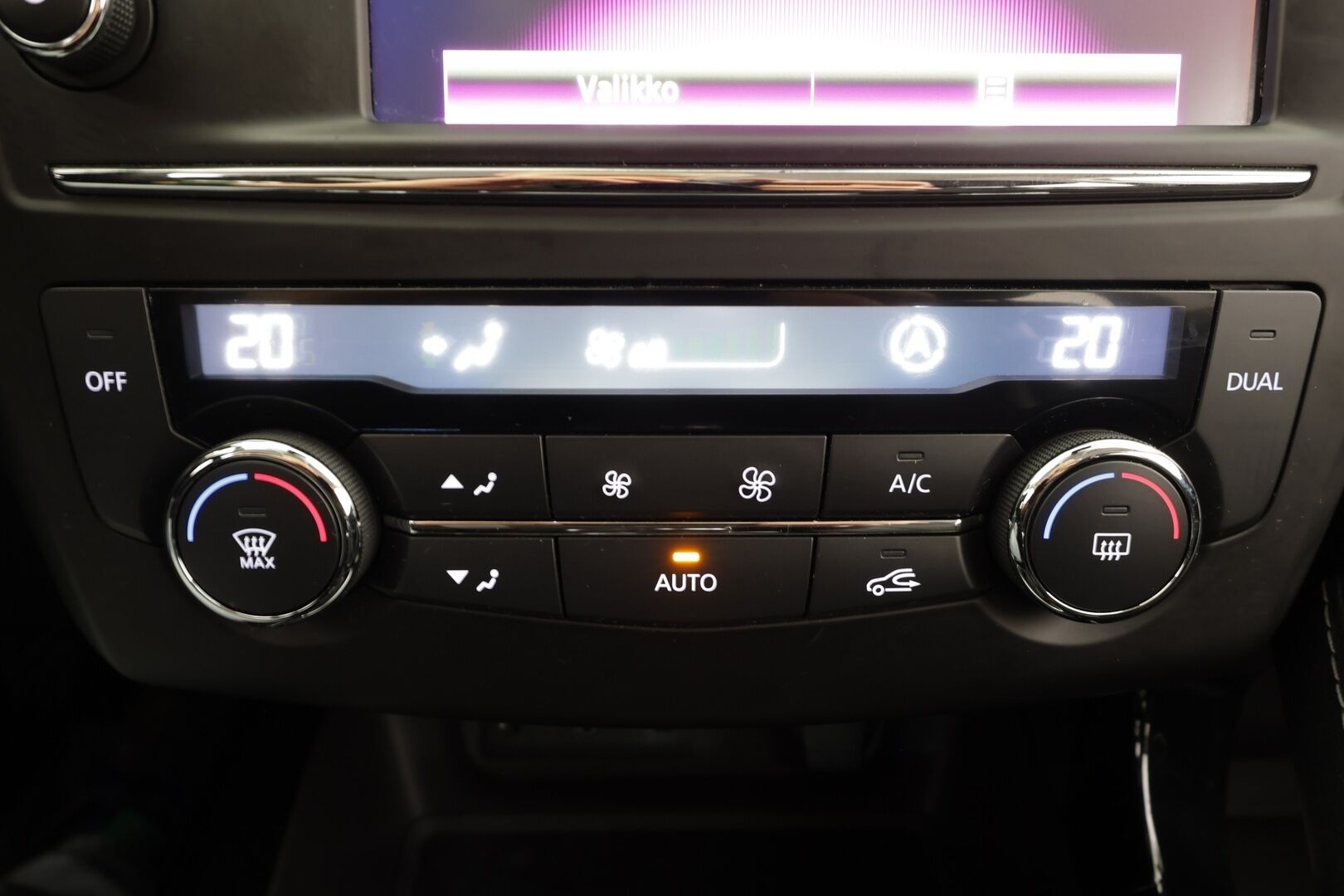 Renault Kadjar 2018 Energy TCe 130 Zen * Lohko&Sisätilanlämmitin / P.Tutkat / Kaistavahti / Navi / Bluetooth / Vakkari / Keyless * - Suomi-auto / Kahdet renkaat