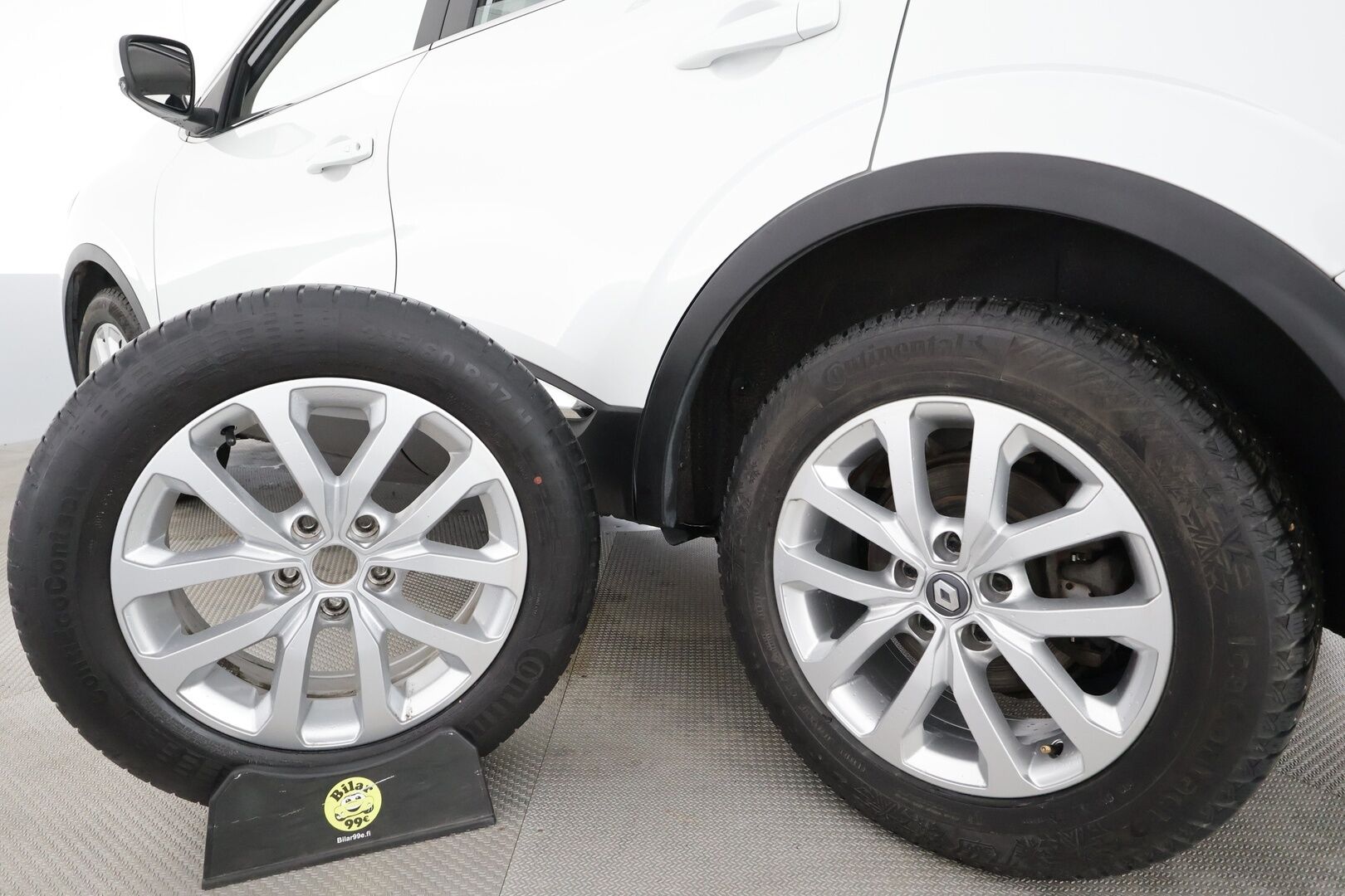 Renault Kadjar 2018 Energy TCe 130 Zen * Lohko&Sisätilanlämmitin / P.Tutkat / Kaistavahti / Navi / Bluetooth / Vakkari / Keyless * - Suomi-auto / Kahdet renkaat