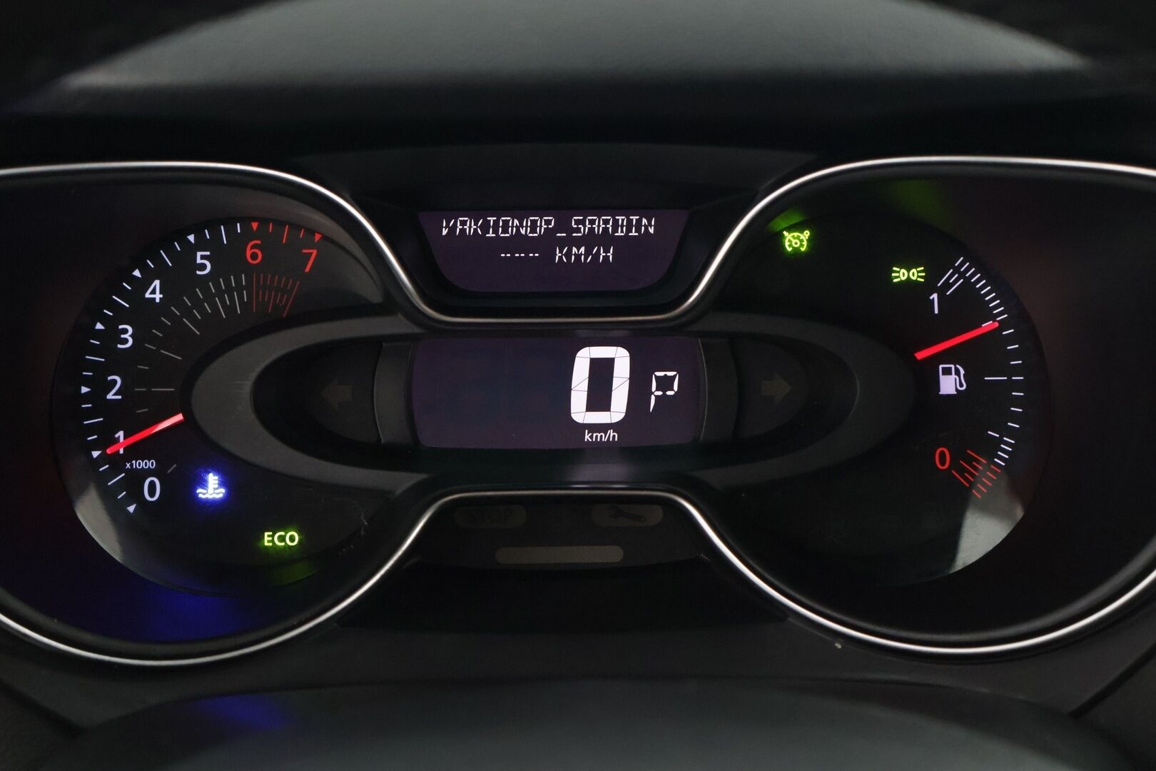 Renault Captur 2017 TCe 120 EDC-aut Zen S17  Navi, Vakionopeudensäädin nopeudenrajoittimella , Penkinlämmittimet,  Pysäköintitutka takana - Suomi-auto, Hyvä huoltohistoria, Kahdet renkaat