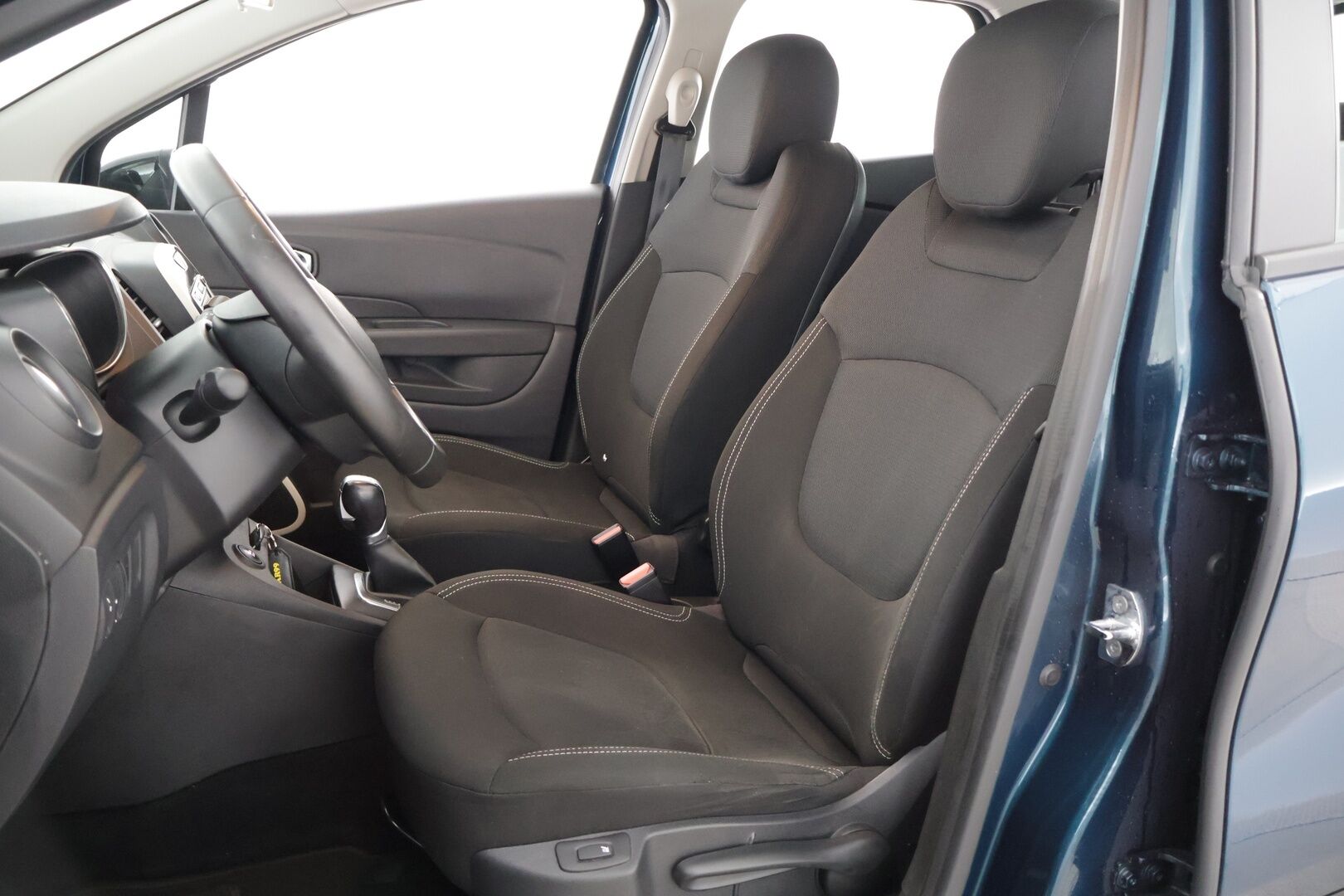 Renault Captur 2017 TCe 120 EDC-aut Zen S17  Navi, Vakionopeudensäädin nopeudenrajoittimella , Penkinlämmittimet,  Pysäköintitutka takana - Suomi-auto, Hyvä huoltohistoria, Kahdet renkaat