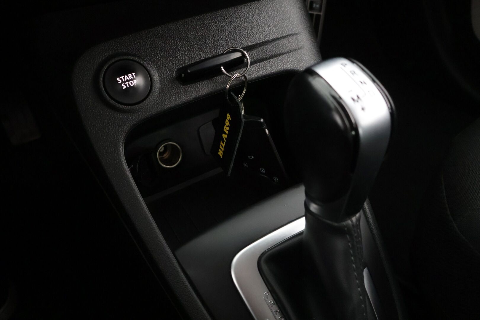 Renault Captur 2017 TCe 120 EDC-aut Zen S17  Navi, Vakionopeudensäädin nopeudenrajoittimella , Penkinlämmittimet,  Pysäköintitutka takana - Suomi-auto, Hyvä huoltohistoria, Kahdet renkaat