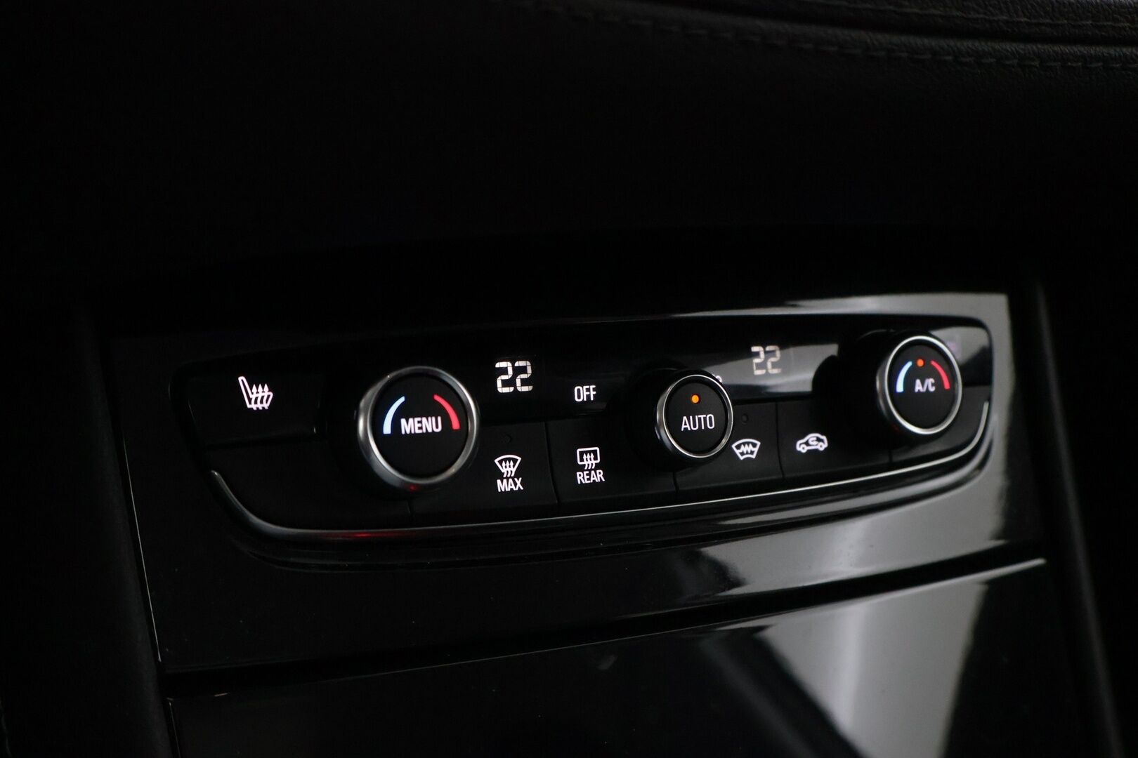 Opel Grandland X 2018 Enjoy 1,6 CDTI Start/Stop 88 kW AT6 - Hihna vaihdettu | Koukku | Tutkat | Lohko | Vakkari | Ratinlämmitin | Lasinlämmitin | Puolinahat 