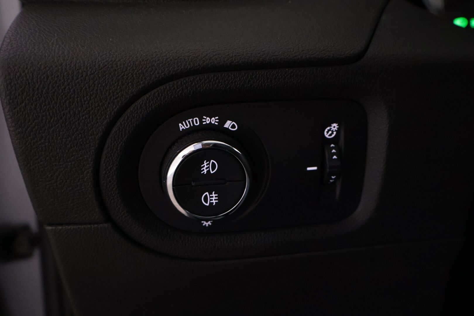 Opel Grandland X 2018 Enjoy 1,6 CDTI Start/Stop 88 kW AT6 - Hihna vaihdettu | Koukku | Tutkat | Lohko | Vakkari | Ratinlämmitin | Lasinlämmitin | Puolinahat 
