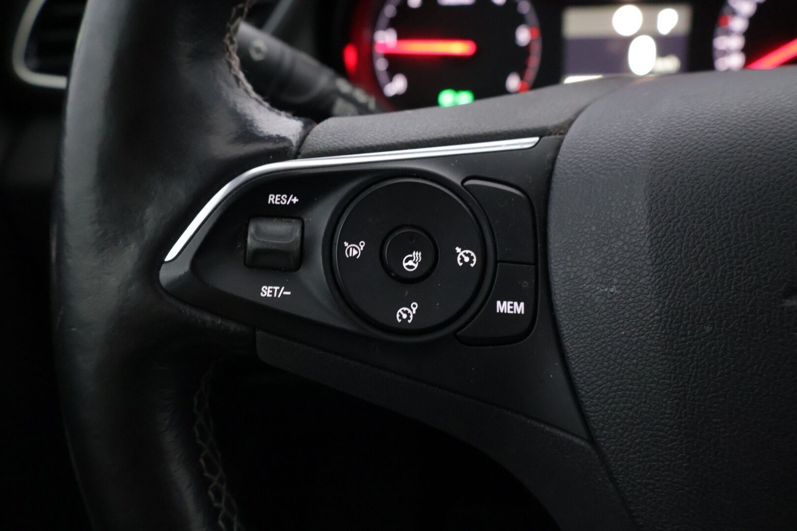 Opel Grandland X 2018 Enjoy 1,6 CDTI Start/Stop 88 kW AT6 - Hihna vaihdettu | Koukku | Tutkat | Lohko | Vakkari | Ratinlämmitin | Lasinlämmitin | Puolinahat 