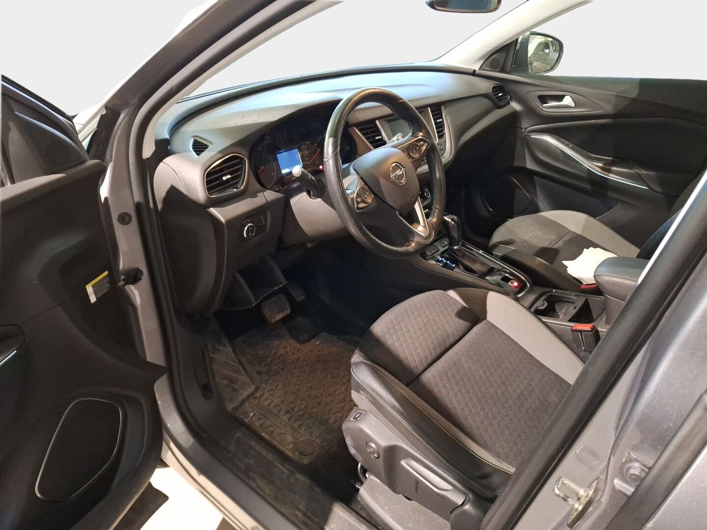 Opel Grandland X 2018 Enjoy 1,6 CDTI Start/Stop 88 kW AT6 *Koukku / Tutkat / Lohko / Vakkari / Ratinlämmitin / Lasinlämmitin / Puolinahat* - Hihna vaihdettu 2025 / Siistikuntoinen Suomiauto kaksilla renkailla ja vanteilla