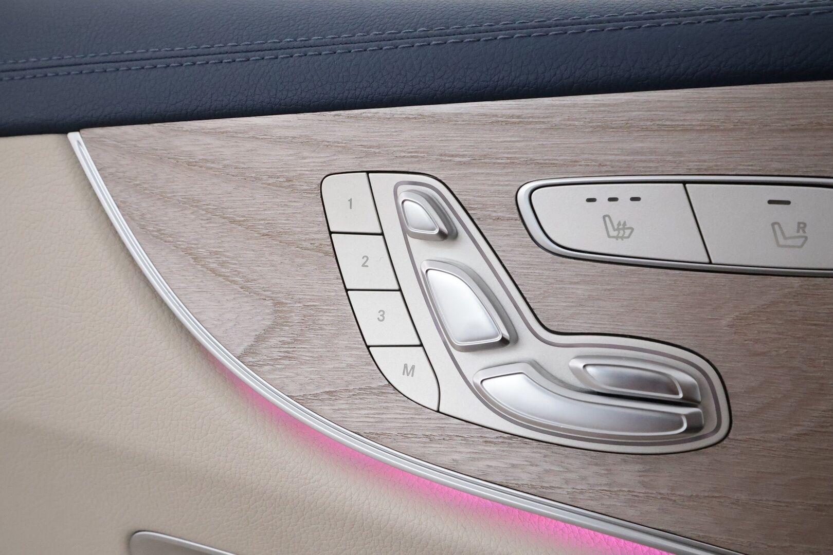 Mercedes-Benz E 2018 300 A Coupé Business AMG **Multibeam / 360° Kamera / Sporttinahat Muistilla / Katveavustin / Sisätilanlämmitin** - Suomi-auto / huippusiisti yksilö! - HULLUT JOULUT KORKOTARJOUS 2,49% 