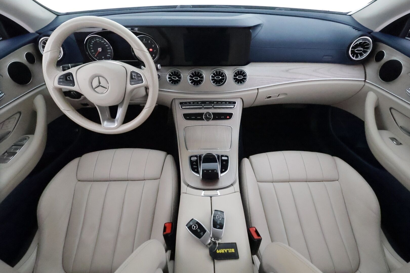 Mercedes-Benz E 2018 300 A Coupé Business AMG **Multibeam / 360° Kamera / Sporttinahat Muistilla / Katveavustin / Sisätilanlämmitin** - Suomi-auto
